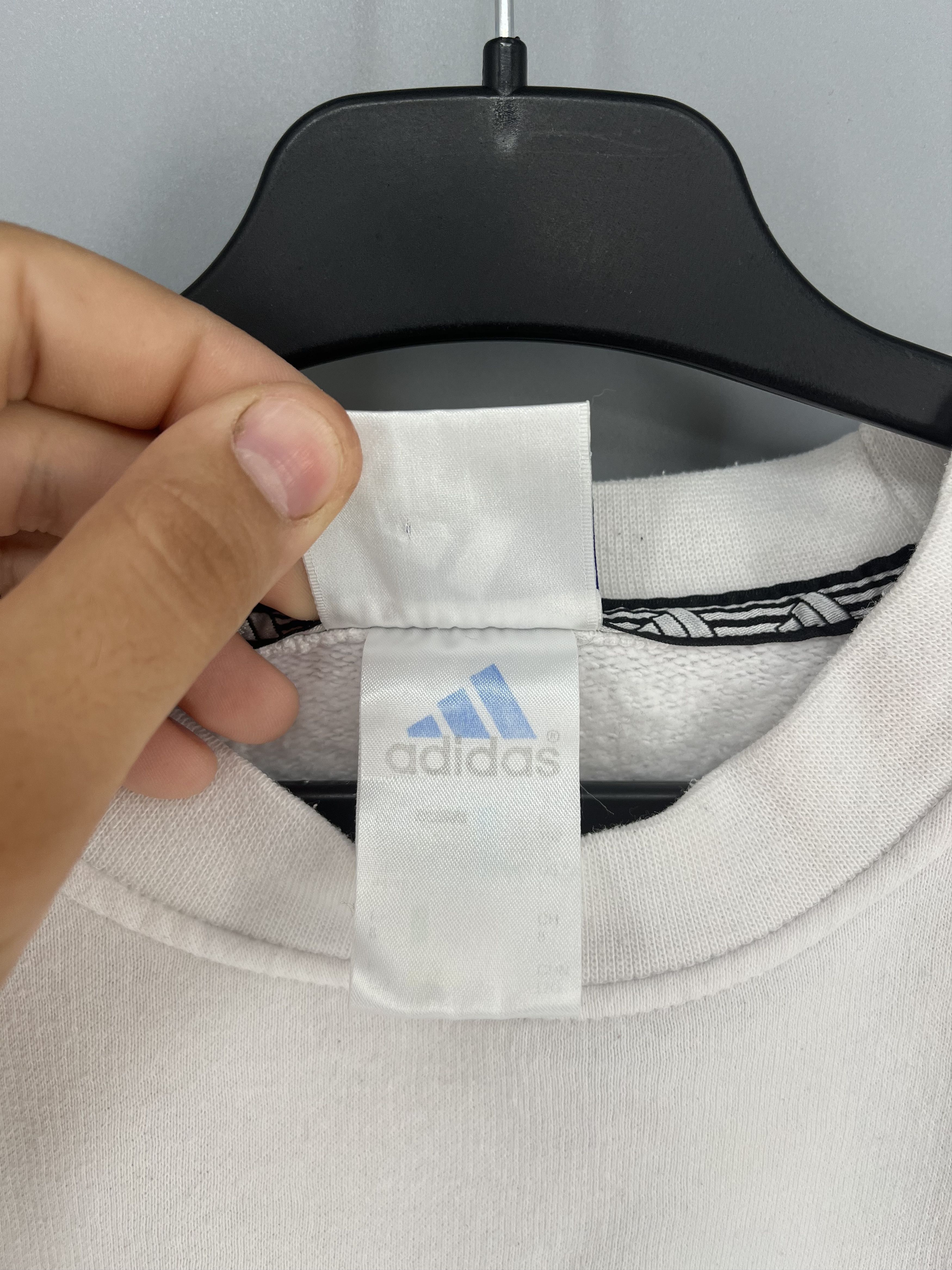 Adidas Vintage Adidas White Embroidery Logos Sweatshirt Crazy Style Size US XL / EU 56 / 4 - 8 Thumbnail