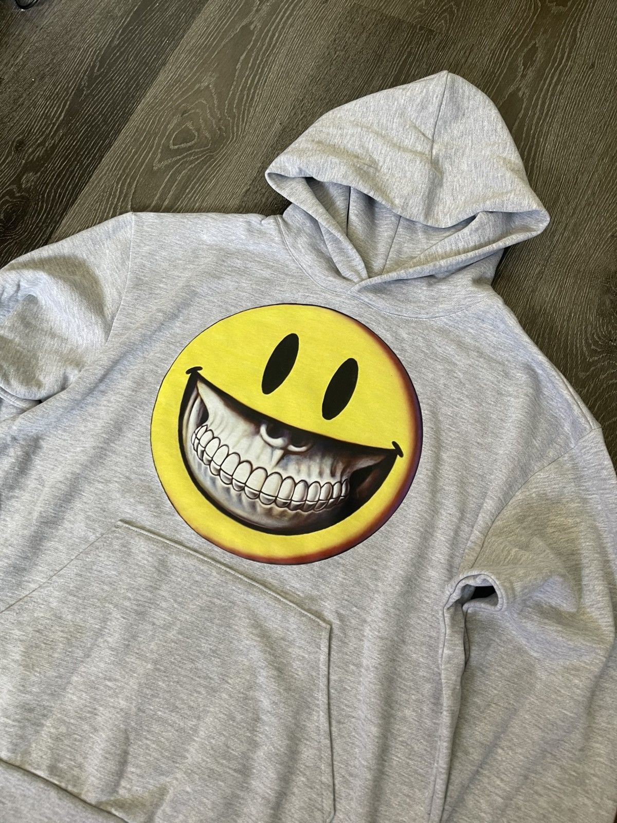 Vintage Grey Smiling Skull Hoodie Size US S / EU 44-46 / 1 - 2 Thumbnail