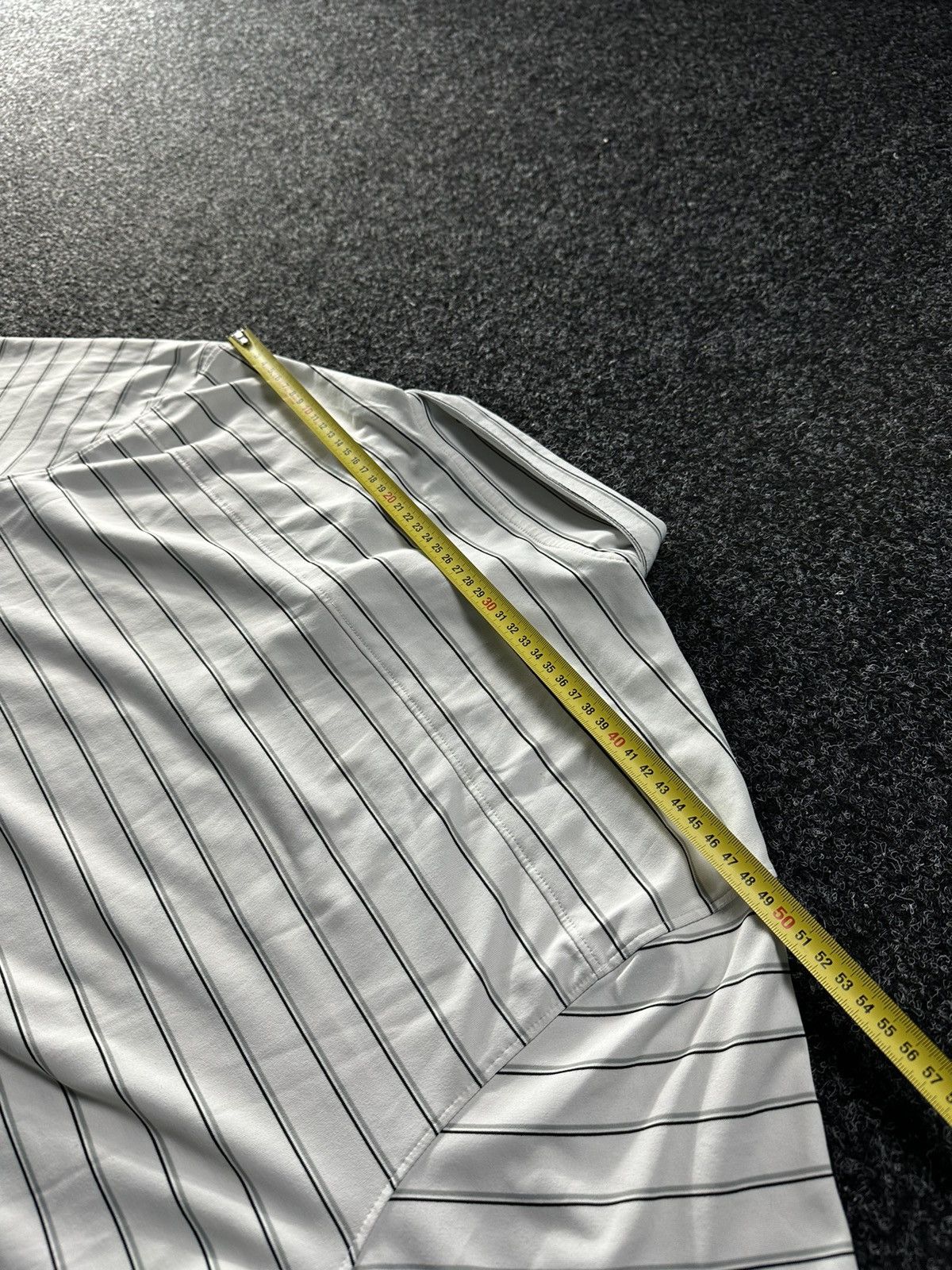 Oakley × Vintage 🚨 VINTAGE OAKLEY LOGO POLO TENNIS WHITE RARE 00s GORPCORE Size US L / EU 52-54 / 3 - 9 Thumbnail