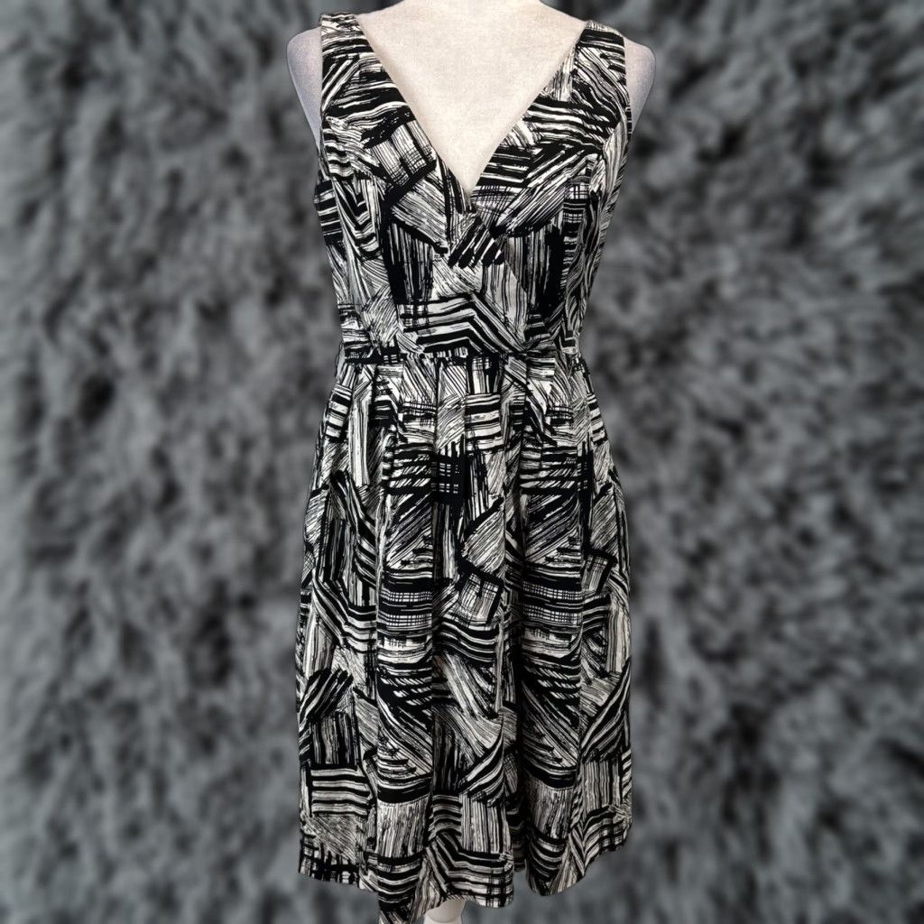 Coldwater Creek Coldwater Creek Dress Women 6 Black White Sleeveless Linen Blend Knee-Length V-Neck Fit & Flare Size M / US 6-8 / IT 42-44 - 1 Thumbnail