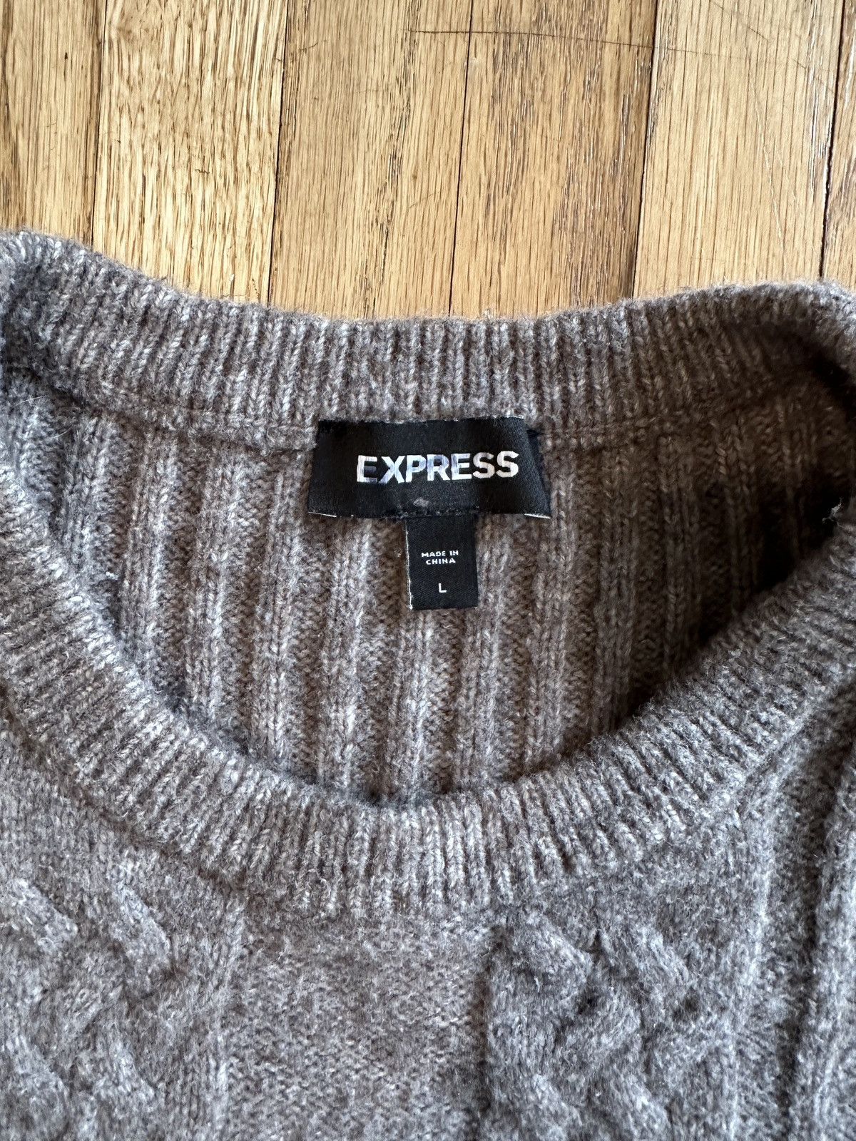 Express Cable Knit Sweater Gray Size Large Size US L / EU 52-54 / 3 - 7 Thumbnail