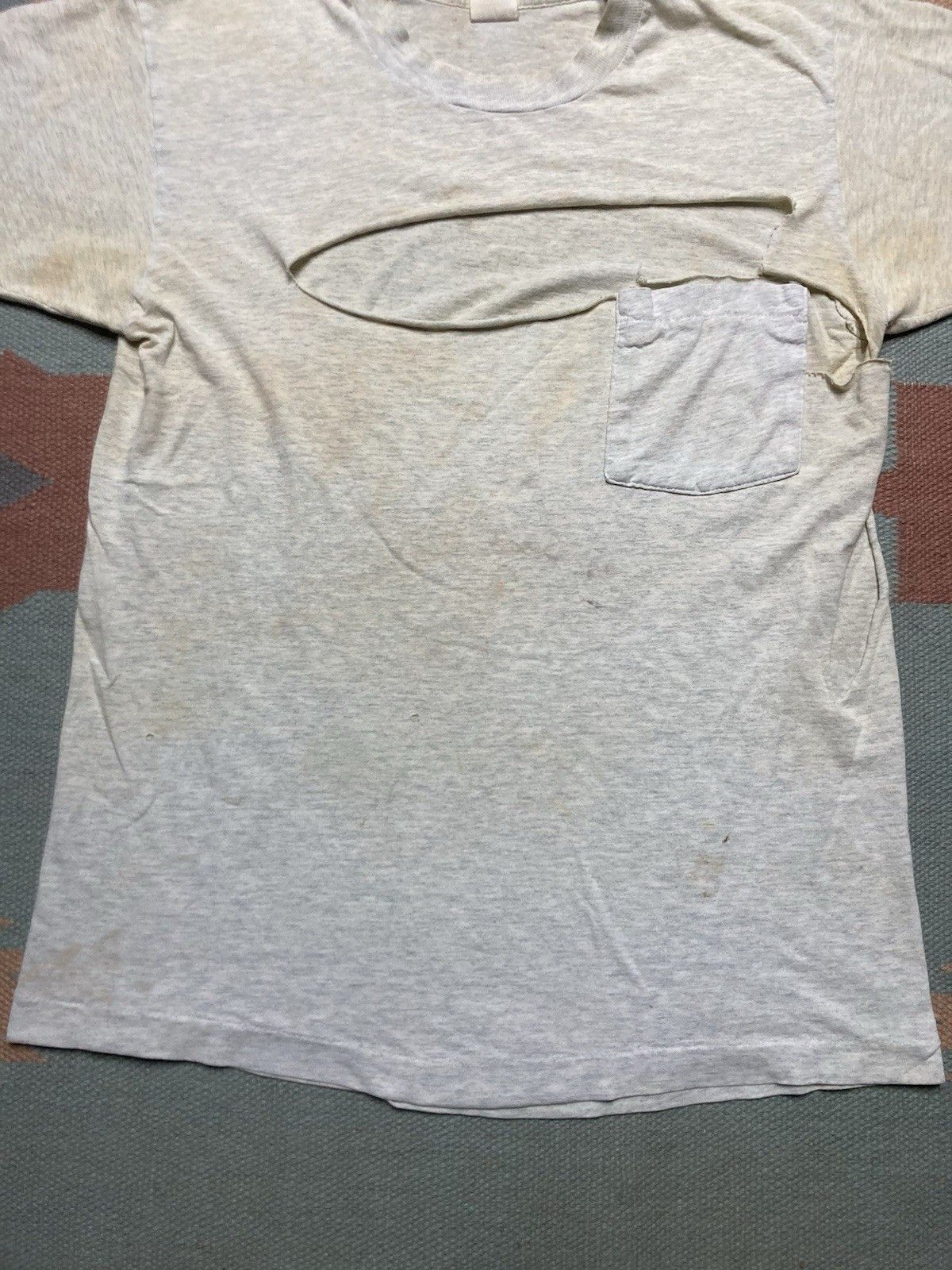 Fruit Of The Loom × Vintage 80s pocket t shirt fruit of the loom gray distressed medium Size US M / EU 48-50 / 2 - 2 Thumbnail