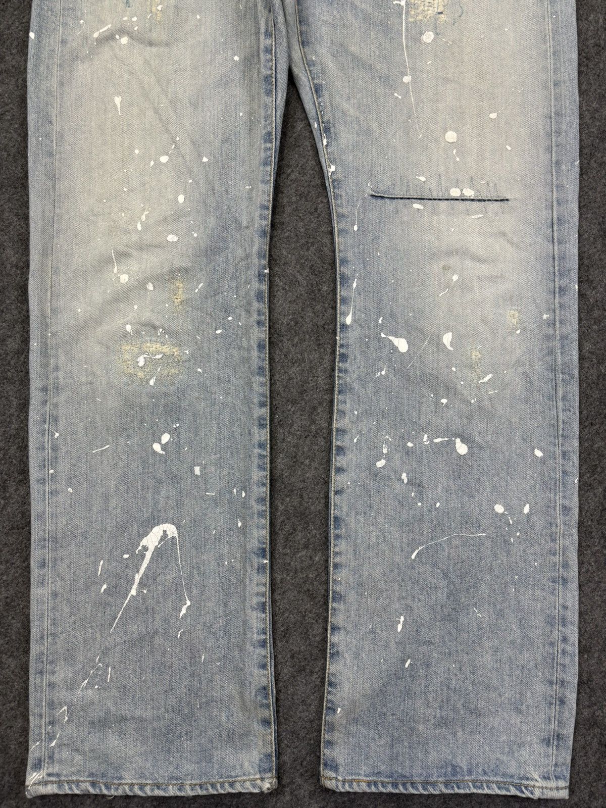 Takeo Kikuchi Takeo Kikuchi Painter Distressed Light Wash Denim F992 Size US 37 - 5 Thumbnail