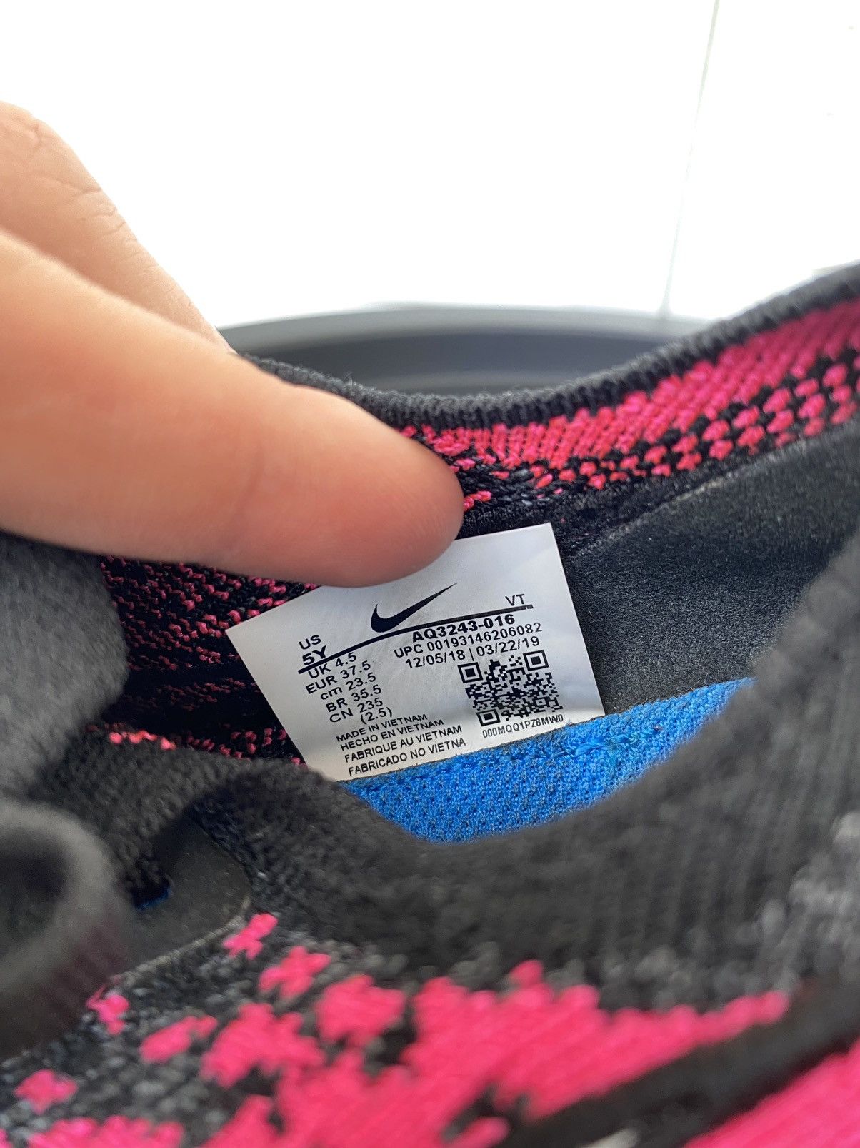 Nike Nike Kid Epic React Flyknit 2 Running Shoes Youth 5 Size US 5 / IT 35 - 15 Thumbnail