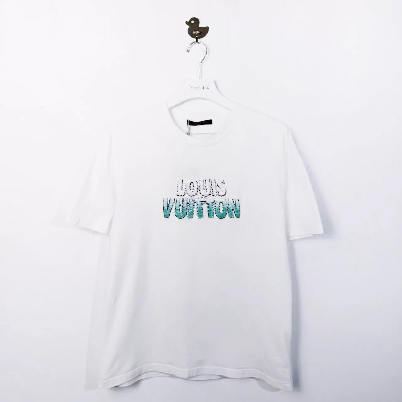 Louis Vuitton LV Pharrell Williams Beaded Logo White Crewneck T-Shirt M Size US M / EU 48-50 / 2 - 1 Thumbnail