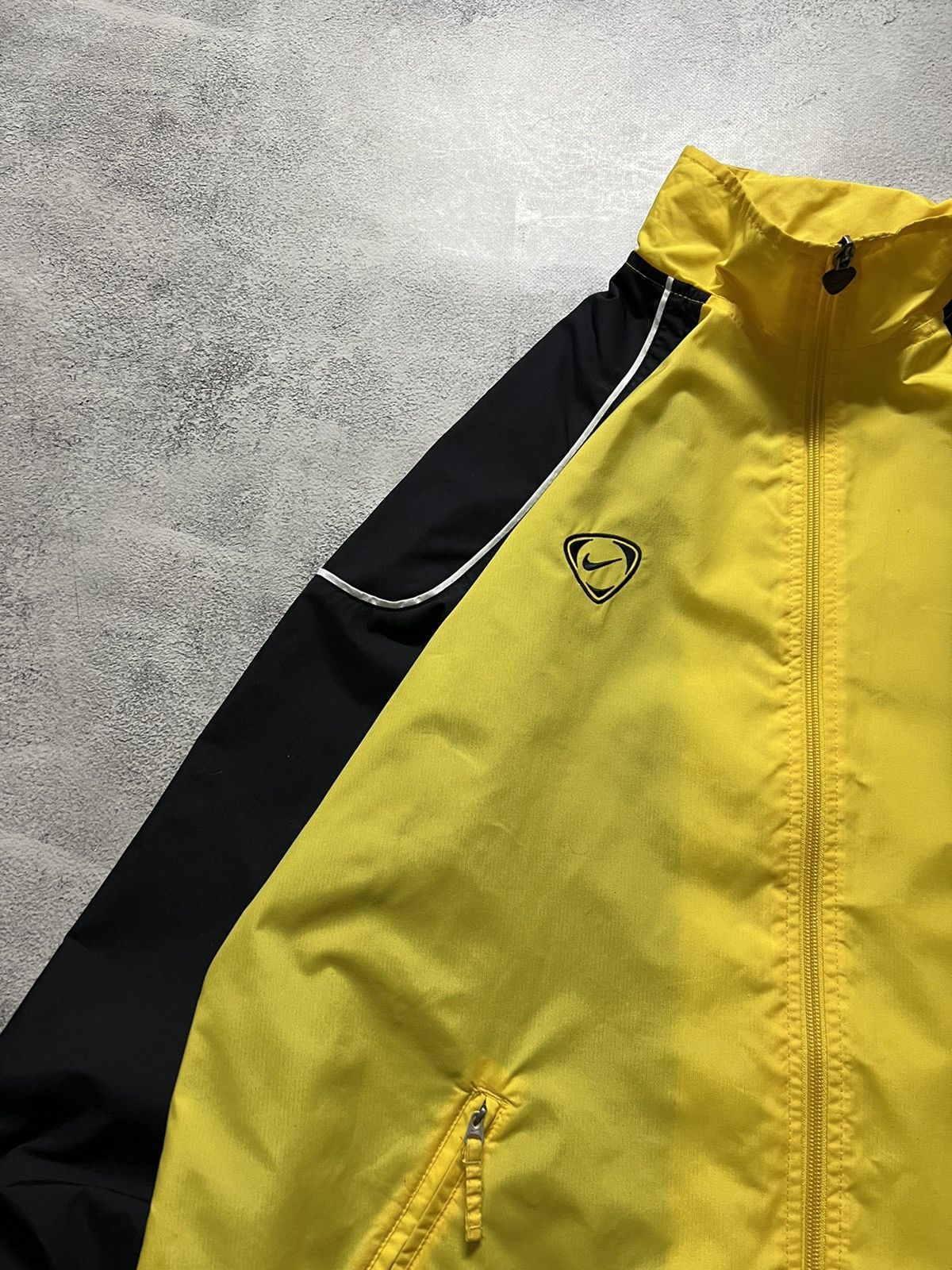 Nike × Vintage Vintage Y2k Nike 💛 Nylon Jacket 00’s Size US L / EU 52-54 / 3 - 6 Thumbnail