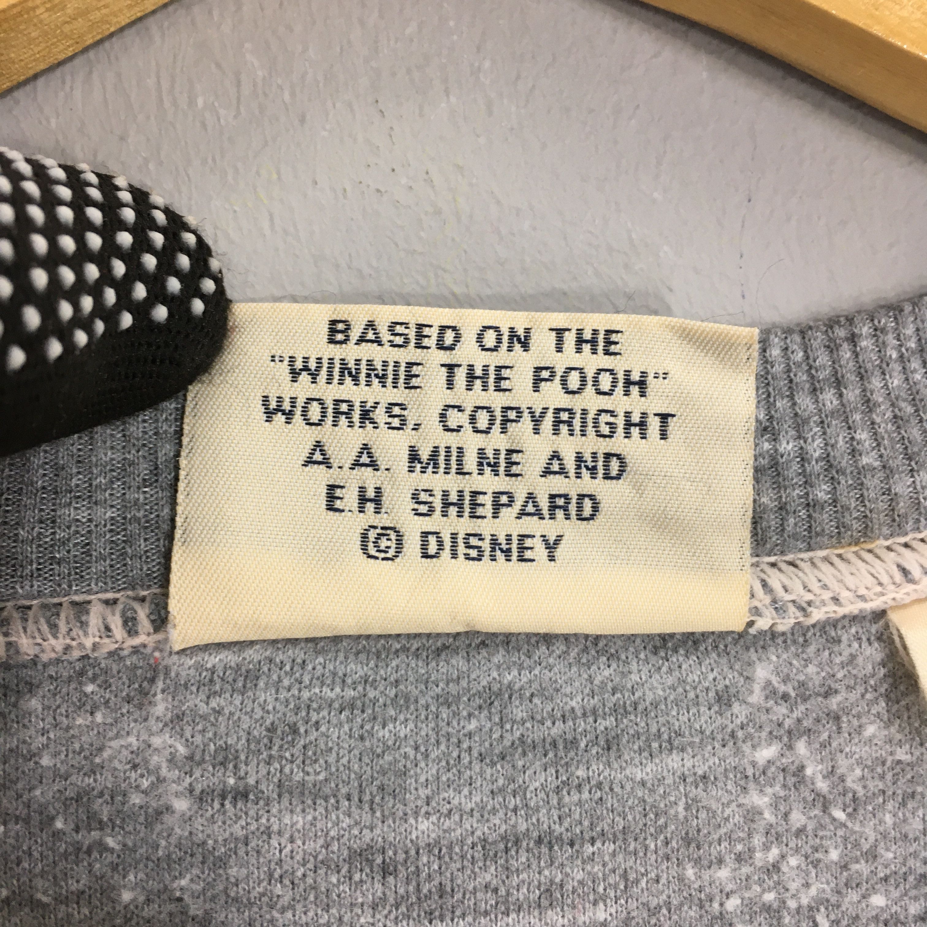 Disney × Vintage Vintage 90s Winnie The Pooh Butterfly Sweatshirt Small Size US S / EU 44-46 / 1 - 6 Thumbnail