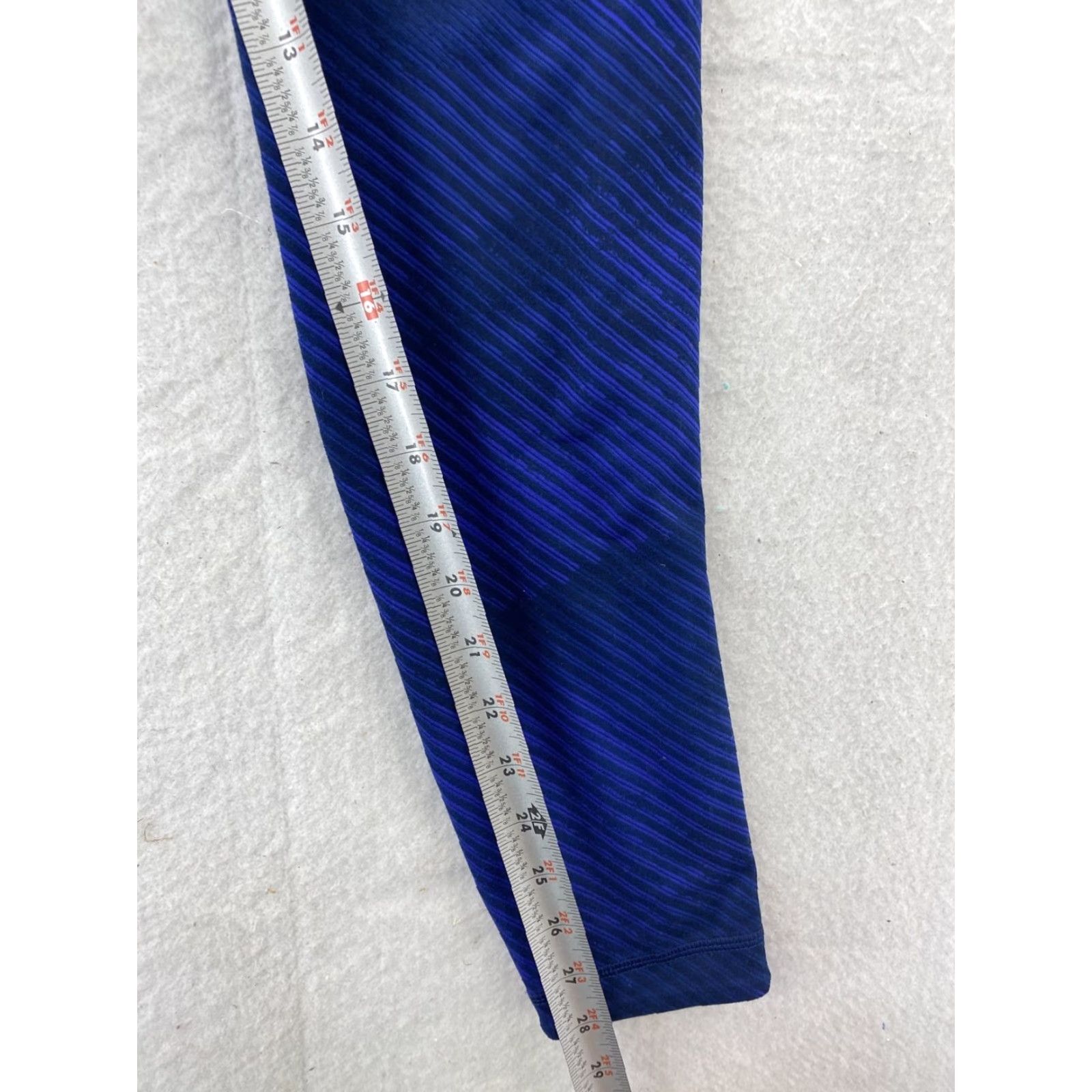 Under Armour Under Armour Womens M Yoga Pants Multicolor Blue Purple Activewear Pants M Womens Blue Multicolor Yoga 90s/2000s Compression Activewear Mens Women? Size 32" / US 10 / IT 46 - 5 Thumbnail