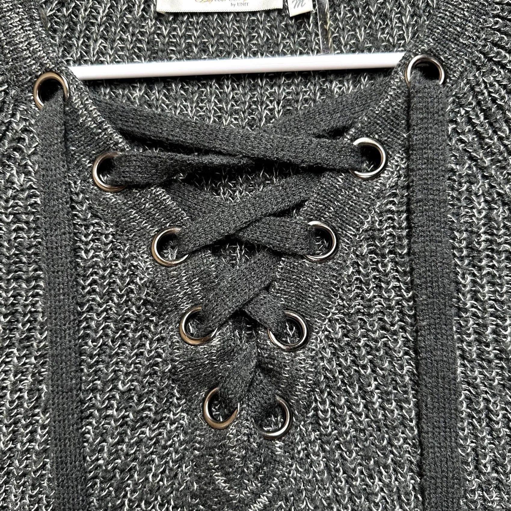 Vintage Andree by Unit Sweater Medium Gray/Black Knit Lace V-Neck Relaxed EUC Womens Size M / US 6-8 / IT 42-44 - 5 Thumbnail