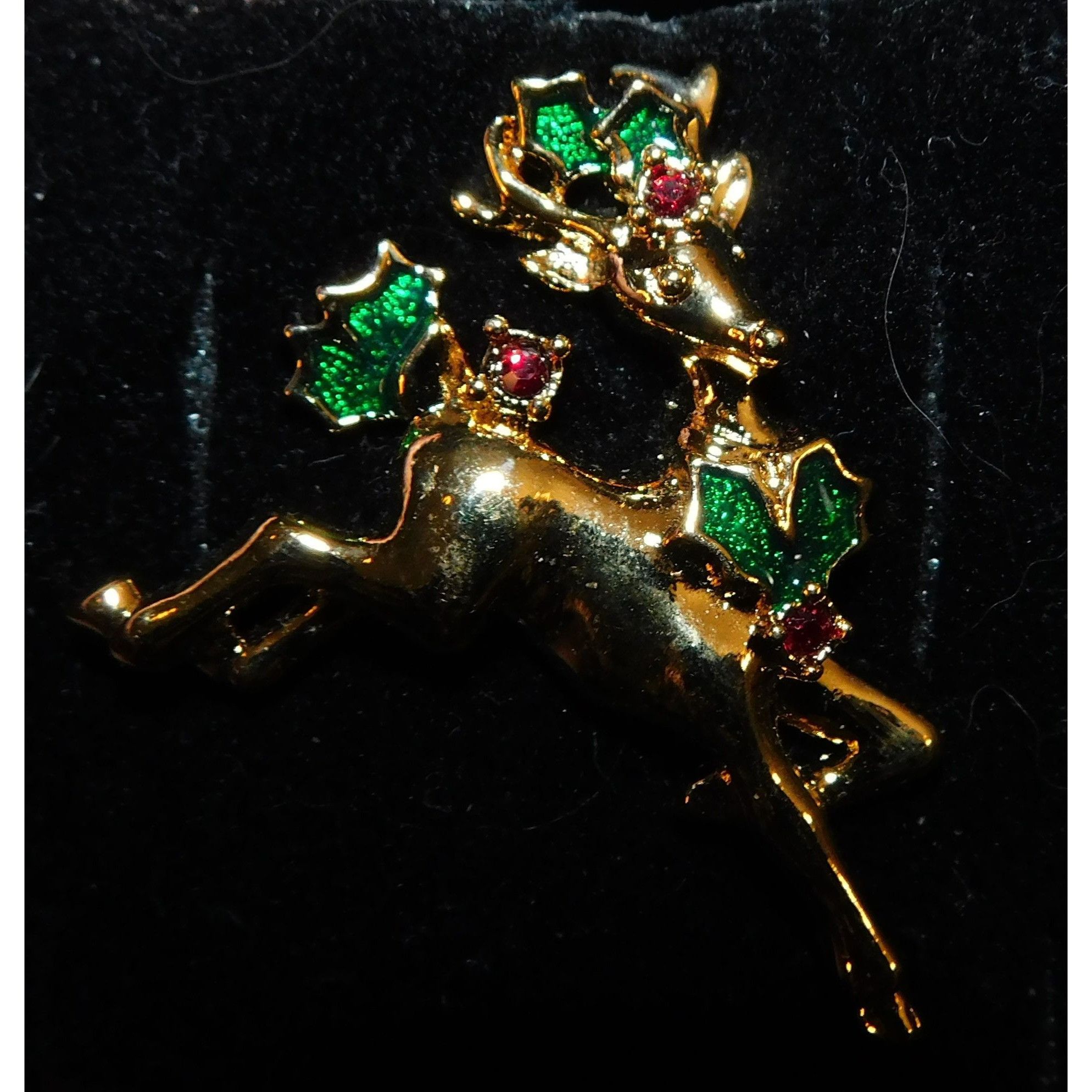 Other Vintage Avon Holiday Reindeer Holly Brooch Size ONE SIZE - 5 Thumbnail