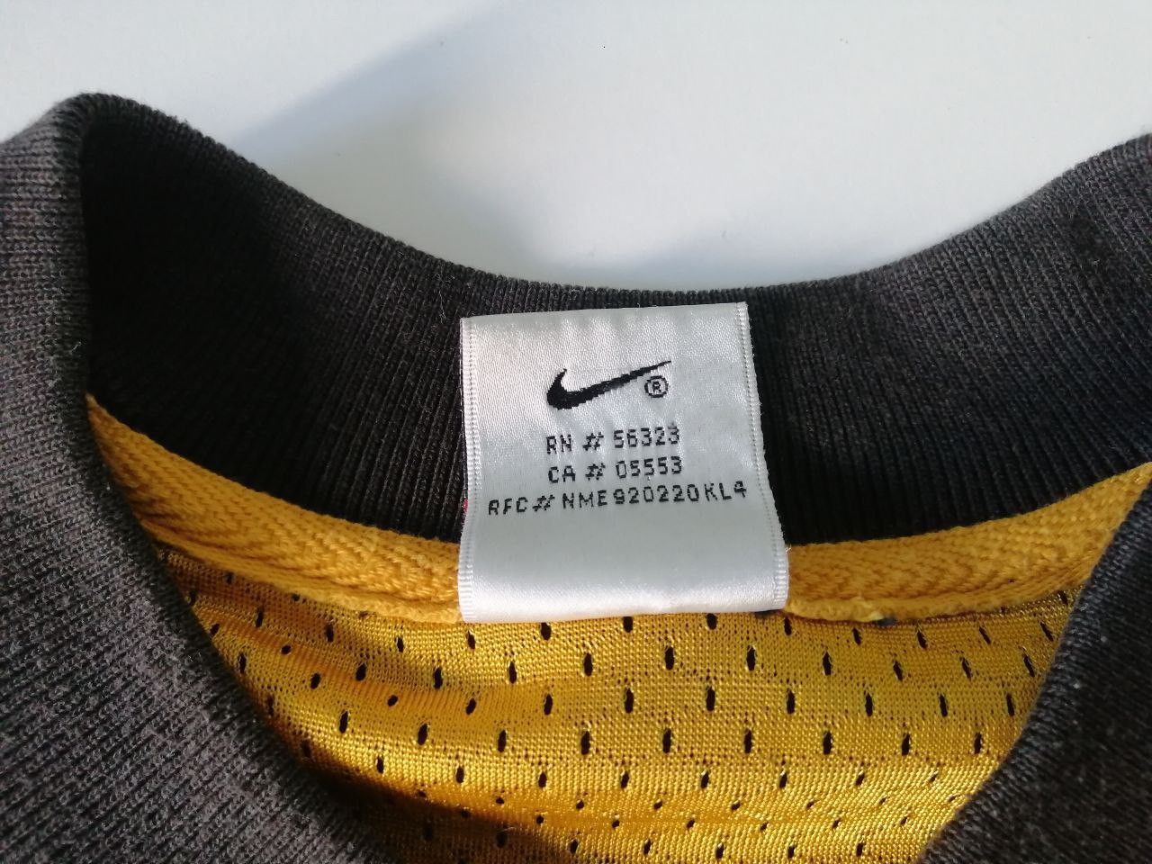 Nike Vintage Nike Center Swoosh Crewneck Sweatshirt 90s Size M. Size US M / EU 48-50 / 2 - 7 Thumbnail