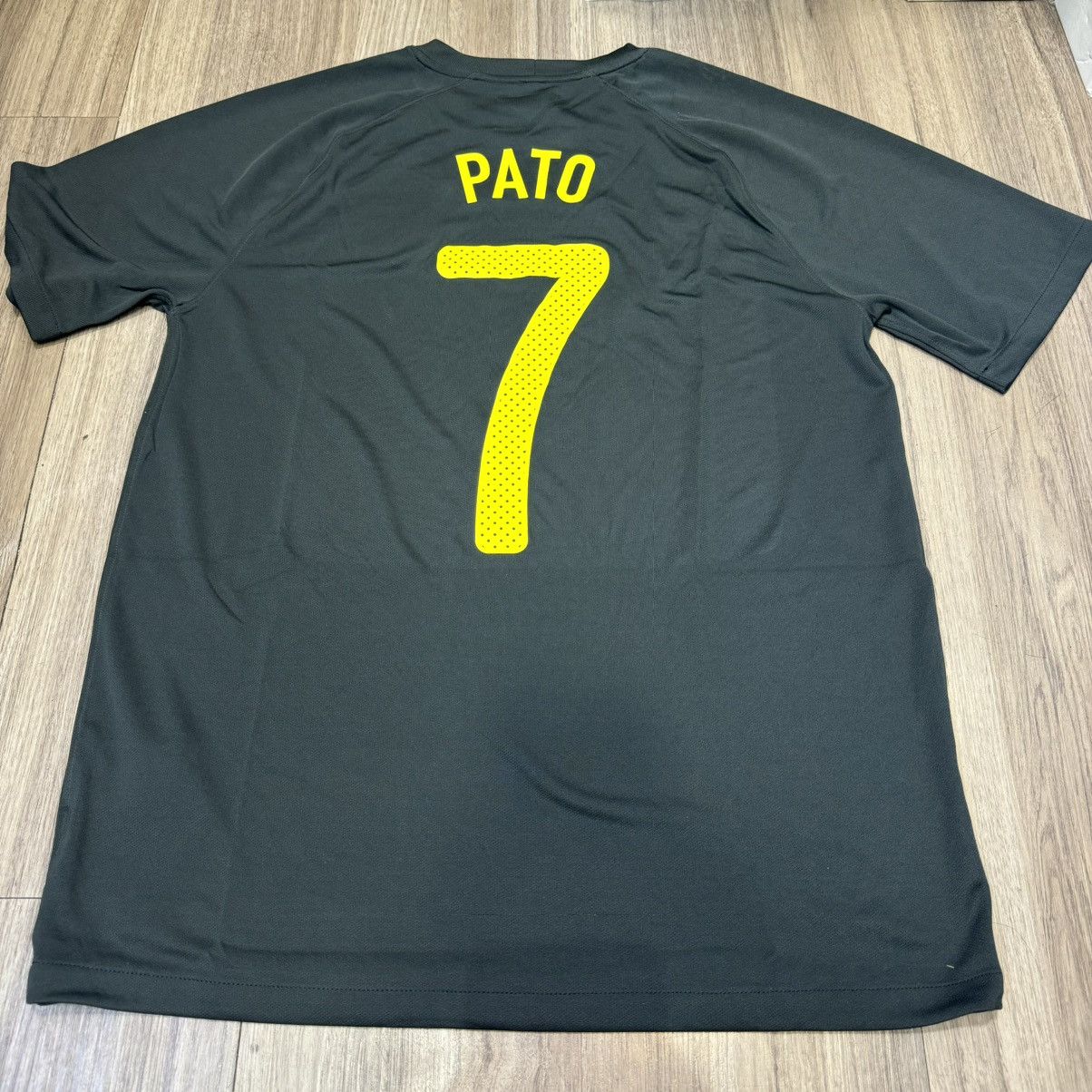 Nike Brazil 2014 away shirt #7 Pato Size US L / EU 52-54 / 3 - 2 Thumbnail