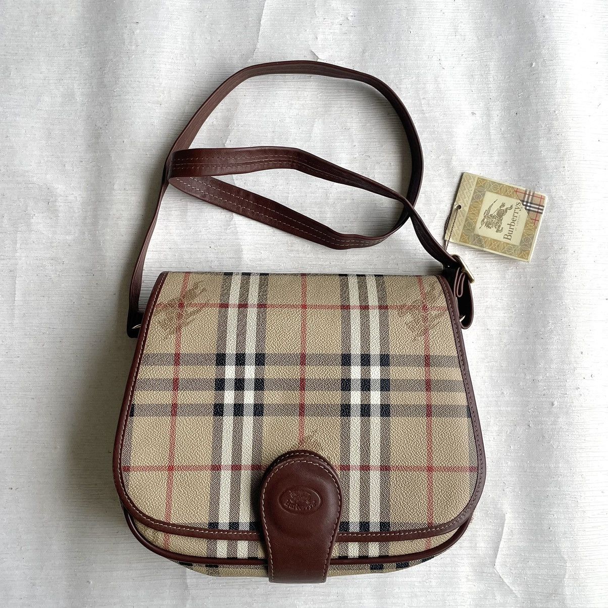 Burberry × Leather × Vintage 🔥 Vintage Burberry Nova Check Hayamarket Crossbody Size ONE SIZE - 7 Thumbnail