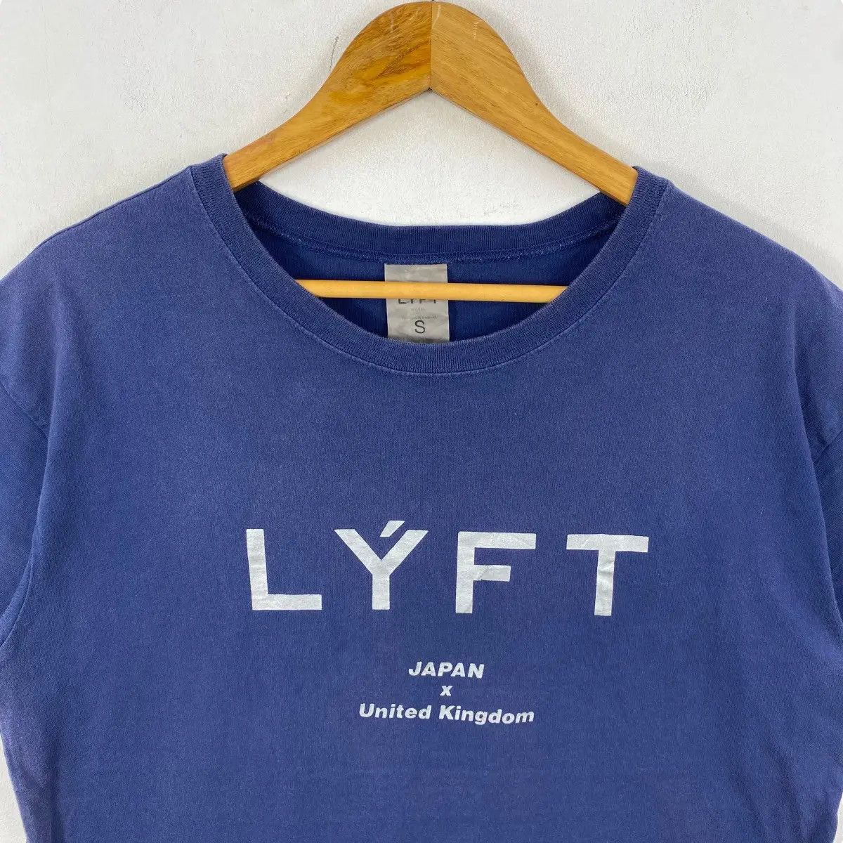 Japanese Brand LYFT Japan x United Kingdom Graphic Tee Shirt Small Size Size US S / EU 44-46 / 1 - 2 Thumbnail