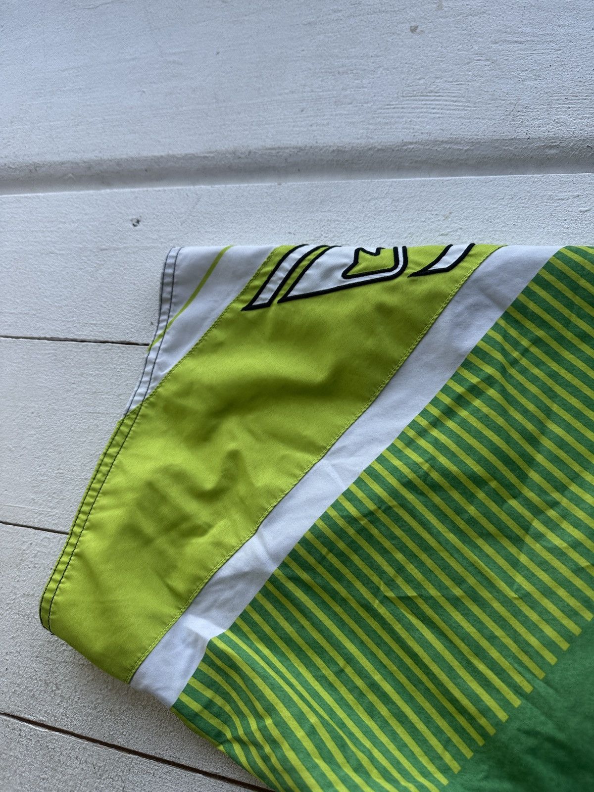 Quiksilver 🚨Vintage Quiksilver Shorts Big Logo Y2K Style 90s Surfing Size US 34 / EU 50 - 13 Thumbnail