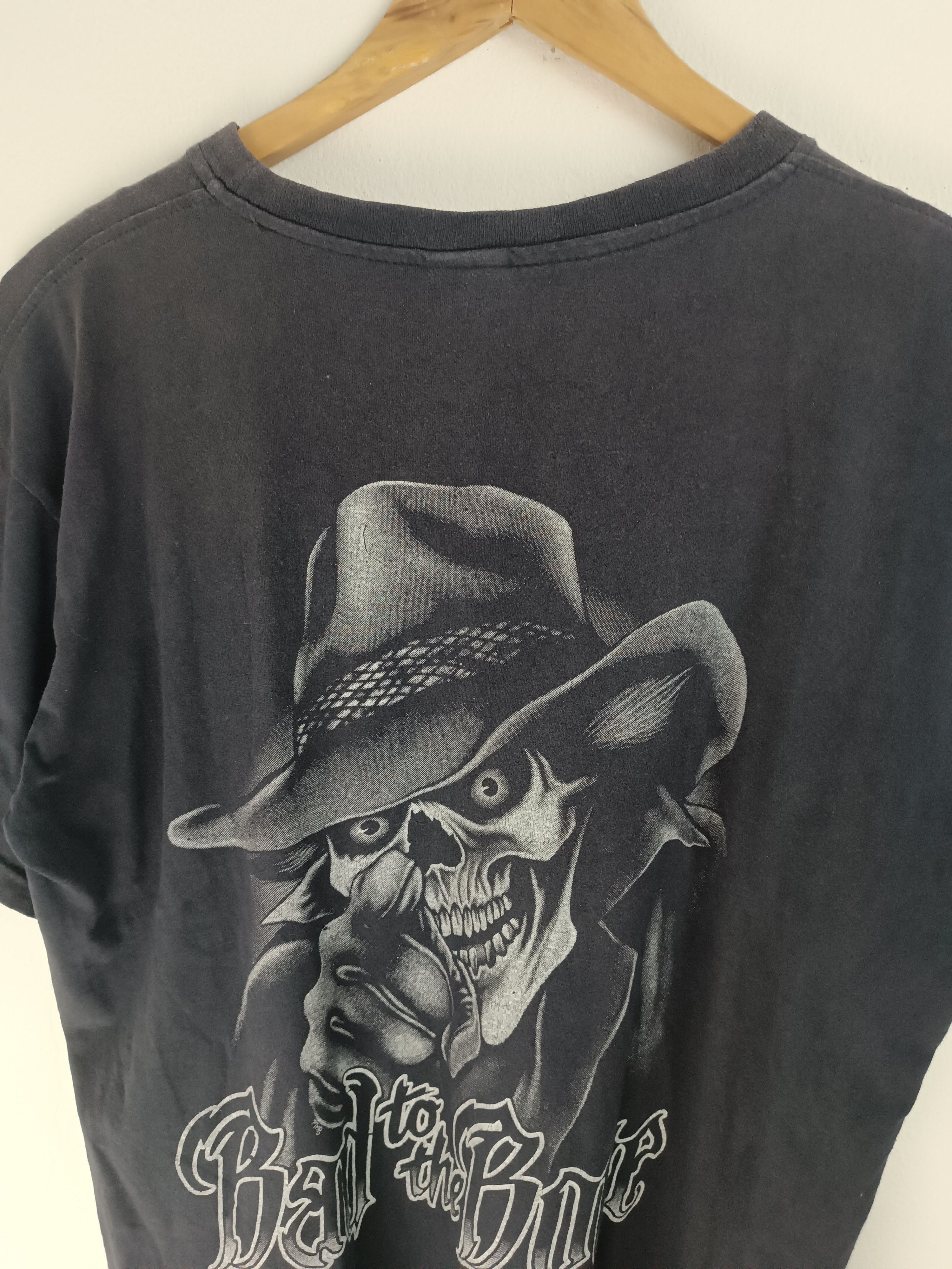 Vintage VINTAGE Y2K BAD TO THE BONE SKULL HORROR FADED ADULT TEE Size US XL / EU 56 / 4 - 19 Thumbnail