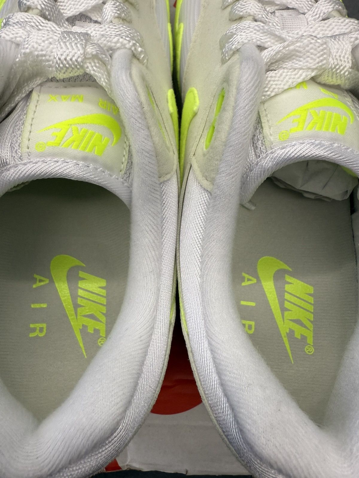 Nike 2023 Nike Air Max 1 87’ Volt Suede Size US 11 / IT 41 - 6 Thumbnail