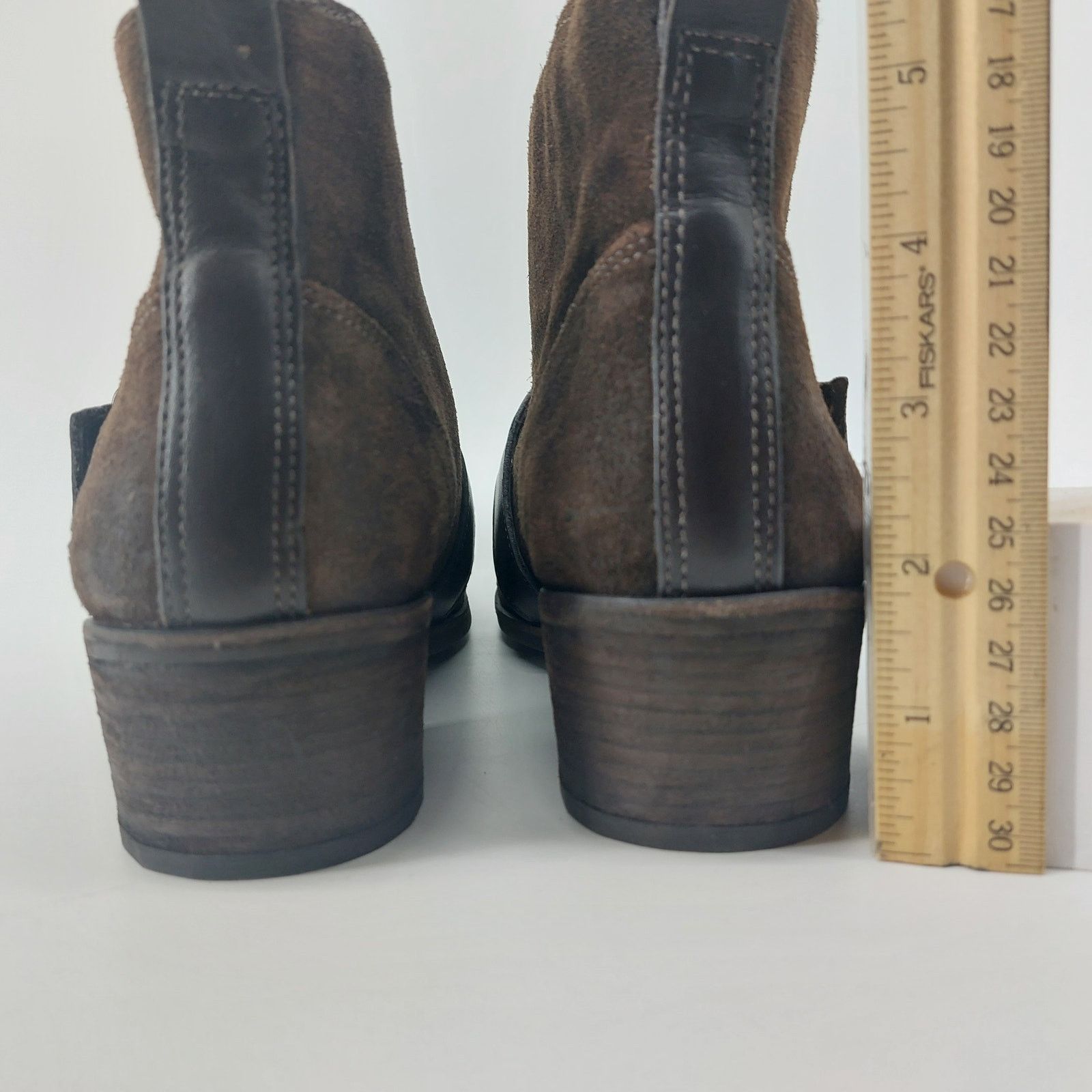 Ugg Ugg Wright Belted Brown Suede Leather Booties Womens Sz 8.5 Size US 8.5 / IT 38.5 - 7 Thumbnail