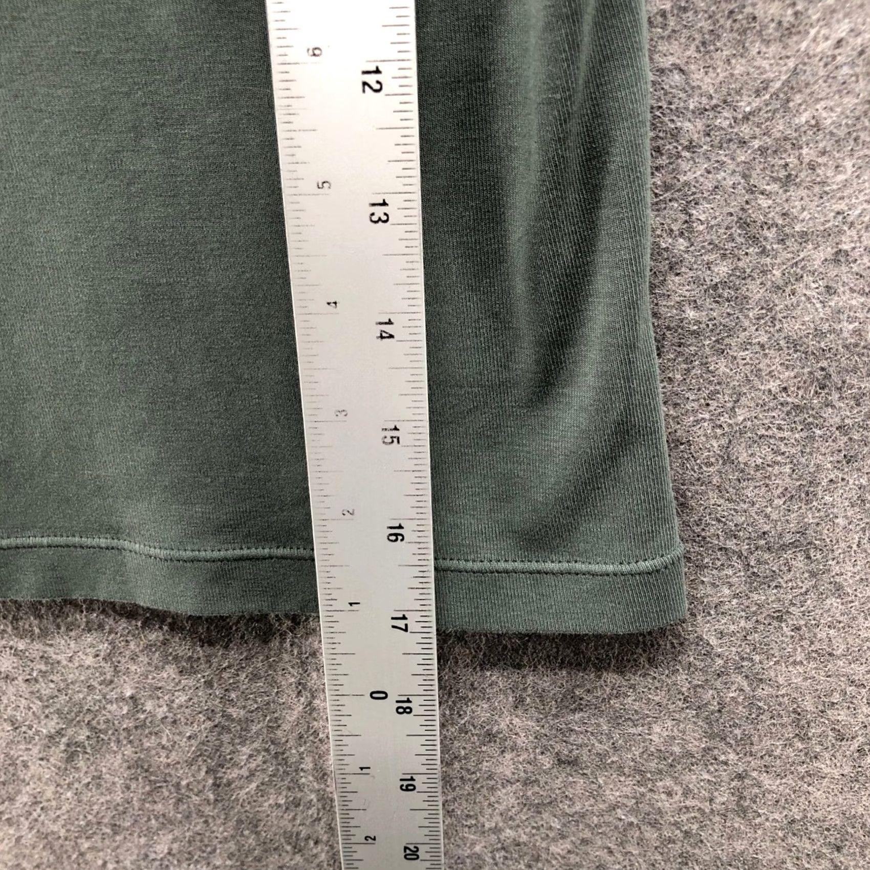 Uniqlo Uniqlo Mini T-Shirt Womens S Olive Green Short Sleeve Slim Fit Crewneck Size S / US 4 / IT 40 - 7 Thumbnail