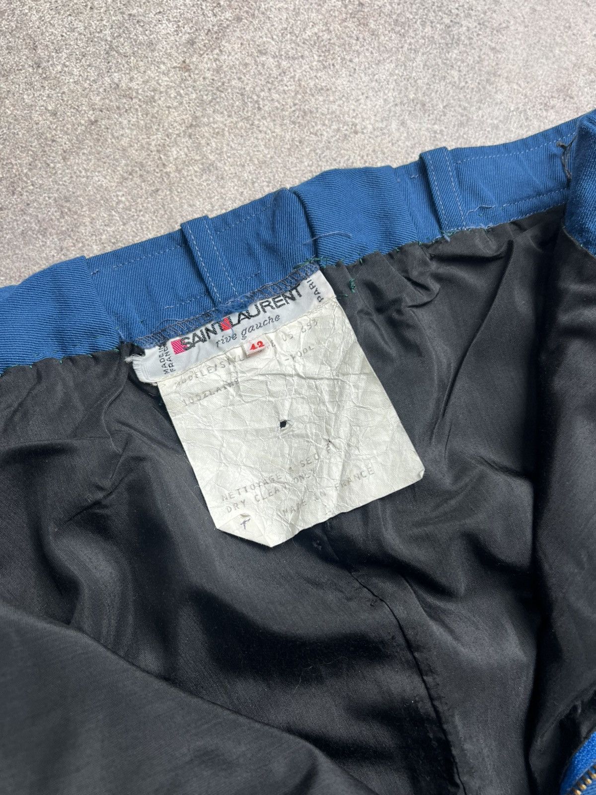 Saint Laurent Paris × Vintage × Yves Saint Laurent Saint Laurent Rive Gauche rare vintage pencil skirt Size 30" / US 8 / IT 44 - 13 Thumbnail