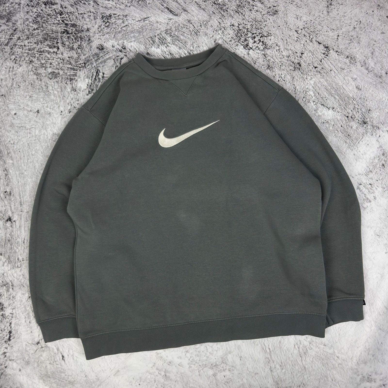 Nike VTG Nike Gray White Swoosh Fleece Lined Pullover Sweatshirt Size US S / EU 44-46 / 1 - 1 Thumbnail