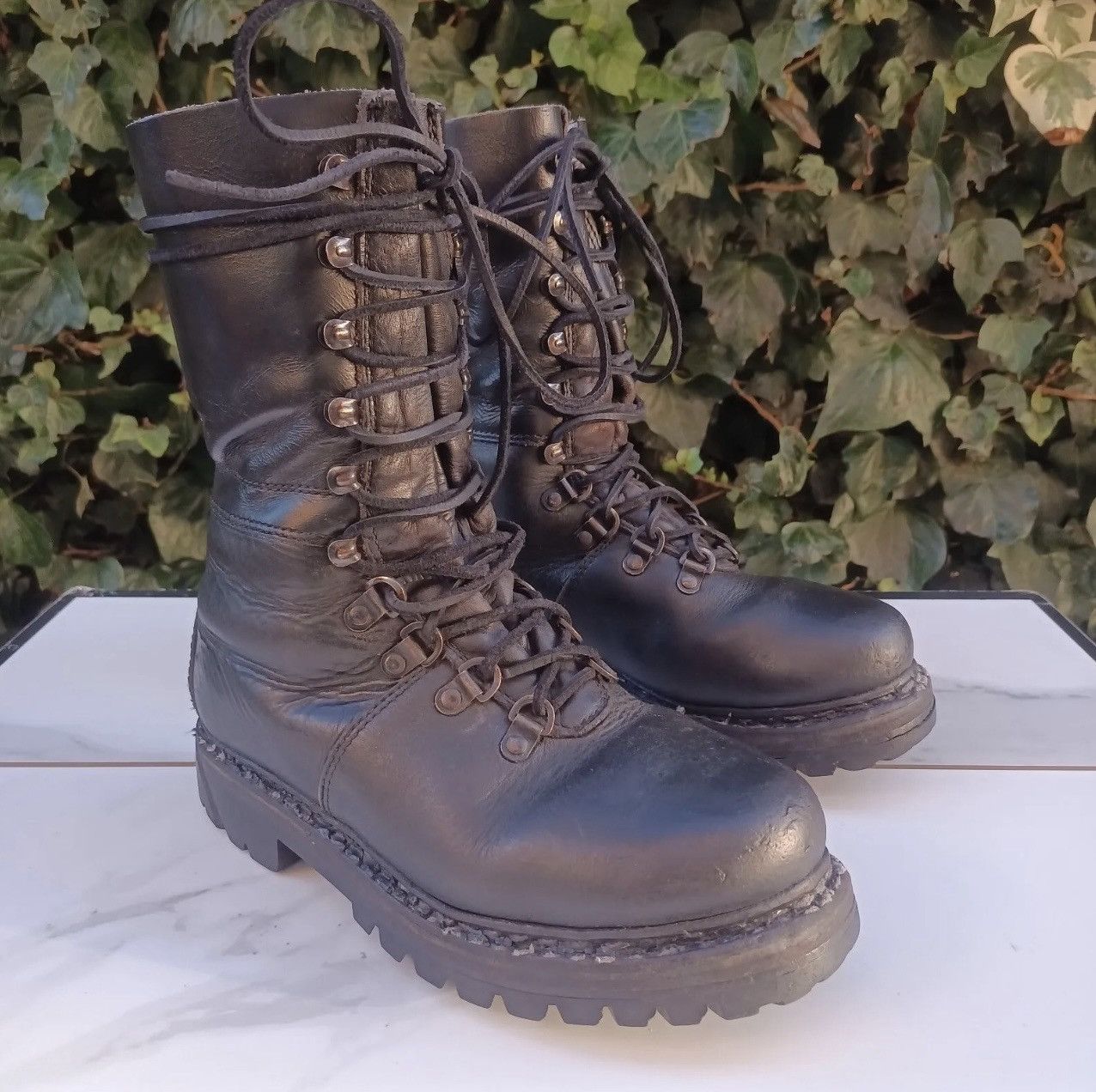 Vintage Vintage Military Boots Size US 7 / EU 40 - 1 Thumbnail