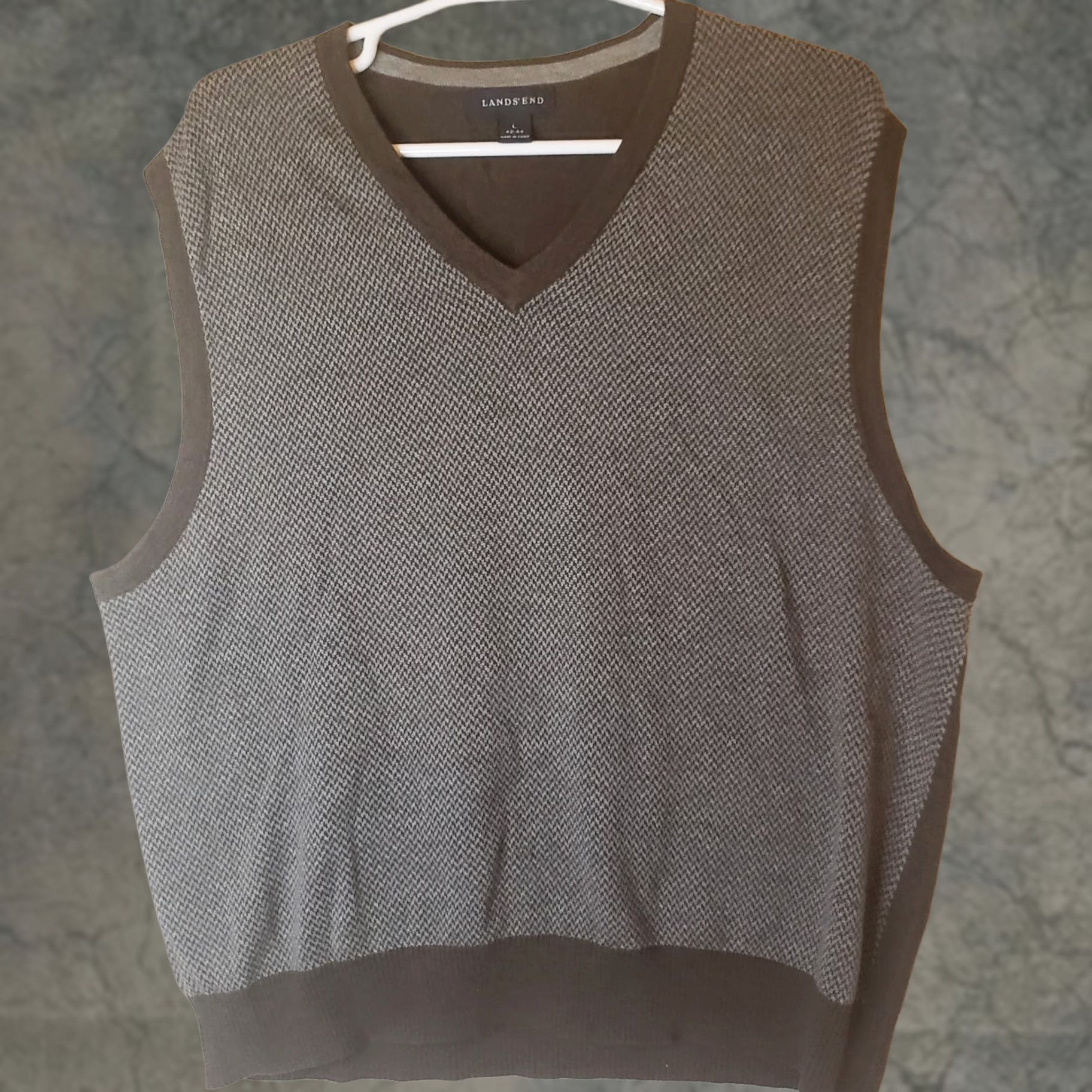 Lands' End Lands' End Sweater Vest Mens Large Brown Herringbone V-Neck Cotton Knit Clv Pullover Comfort Outdoor L Brown Mens Regular Vest Like New Pre-owned Size US L / EU 52-54 / 3 - 1 Thumbnail
