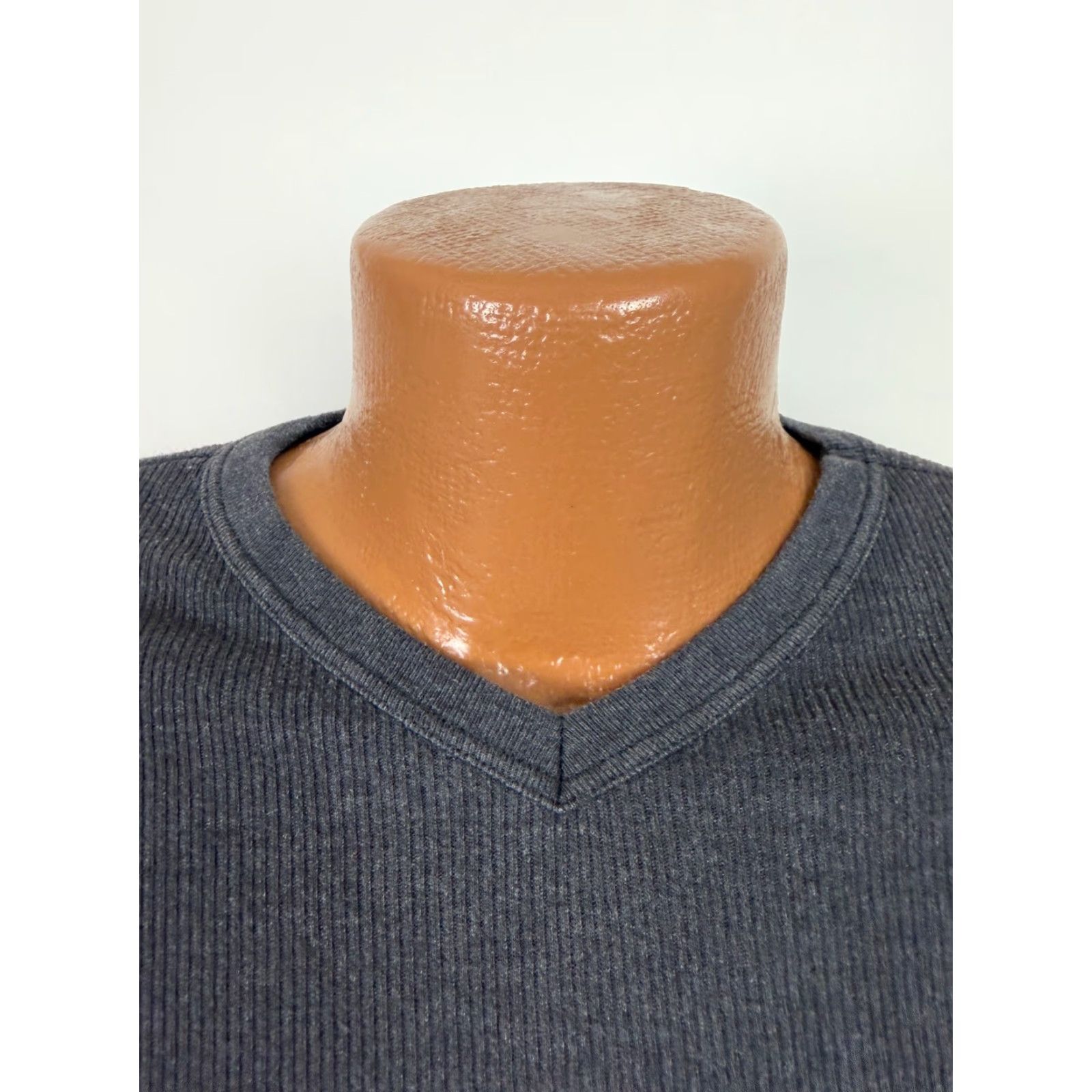 Old Navy VINTAGE Old Navy Ribbed Shirt Men Large Charcoal Gray V-Neck T-Shirt Heavyweight Knit 2000s Hipster Y2K Men's Large Gray Vintage Size US L / EU 52-54 / 3 - 4 Thumbnail
