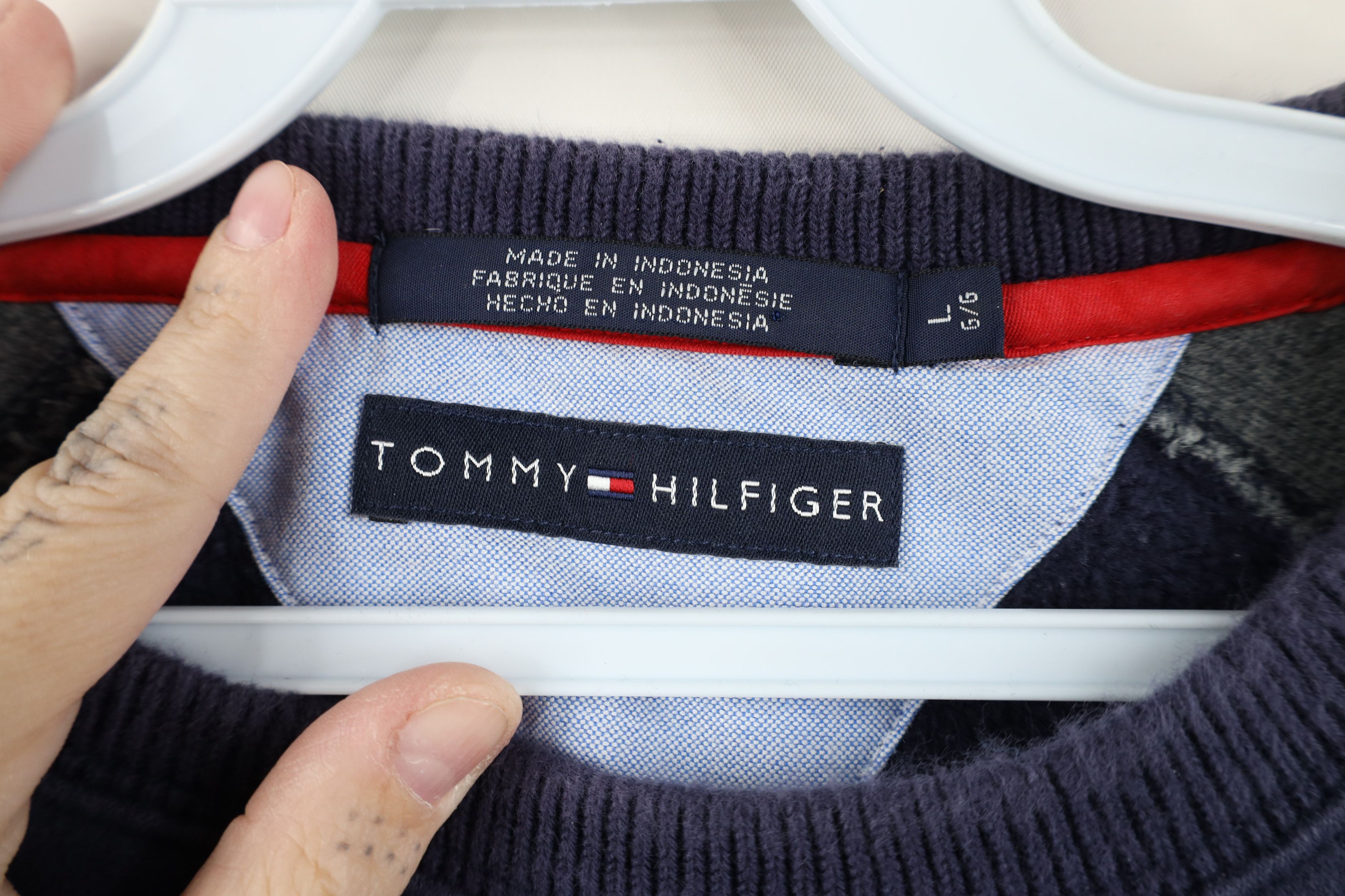 Tommy Hilfiger Vintage Tommy Hilfiger Spell Out Raglan Crewneck Sweatshirt Size US L / EU 52-54 / 3 - 5 Thumbnail