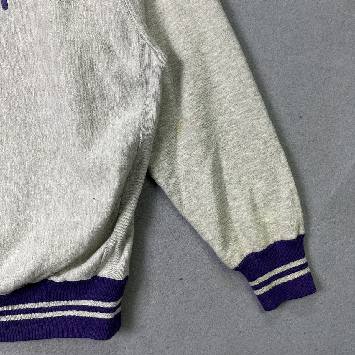 Champion Vintage 90s Champion Reverse Weave Script Crewneck Size US L / EU 52-54 / 3 - 5 Thumbnail