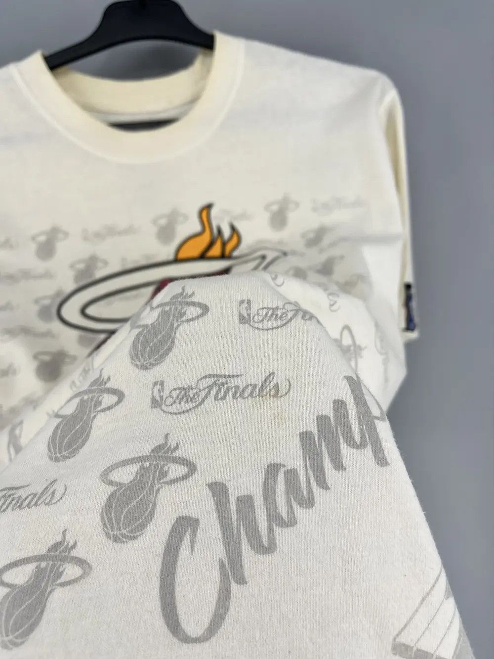 NBA Miami Heat NBA White T-Shirt The Champions 13 Short Sleeve Size US L / EU 52-54 / 3 - 9 Thumbnail