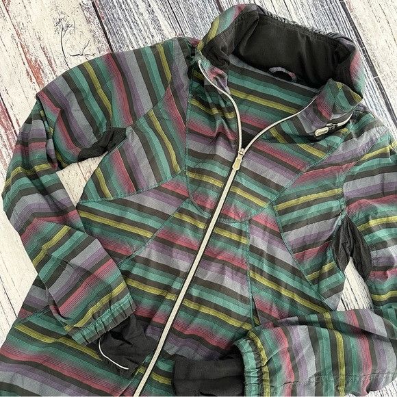 Lululemon Lululemon Run Hustle Jacket in Multi Poncho Stripe Hooded Ja Size M / US 6-8 / IT 42-44 - 4 Thumbnail