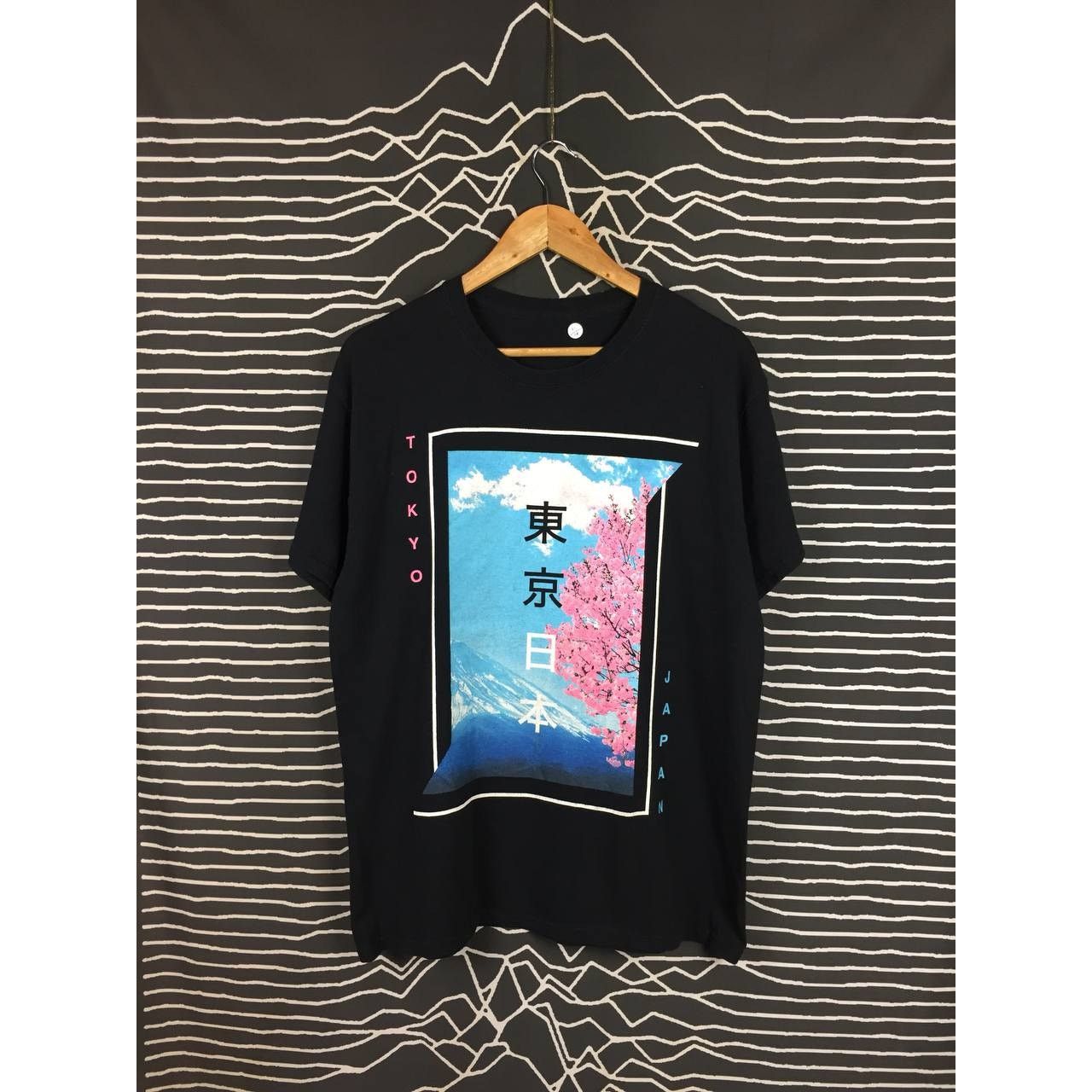 Other Tokyo Japan Mount Fuji Cherry Blossom Graphic Souvenir Tee Size US L / EU 52-54 / 3 - 2 Thumbnail