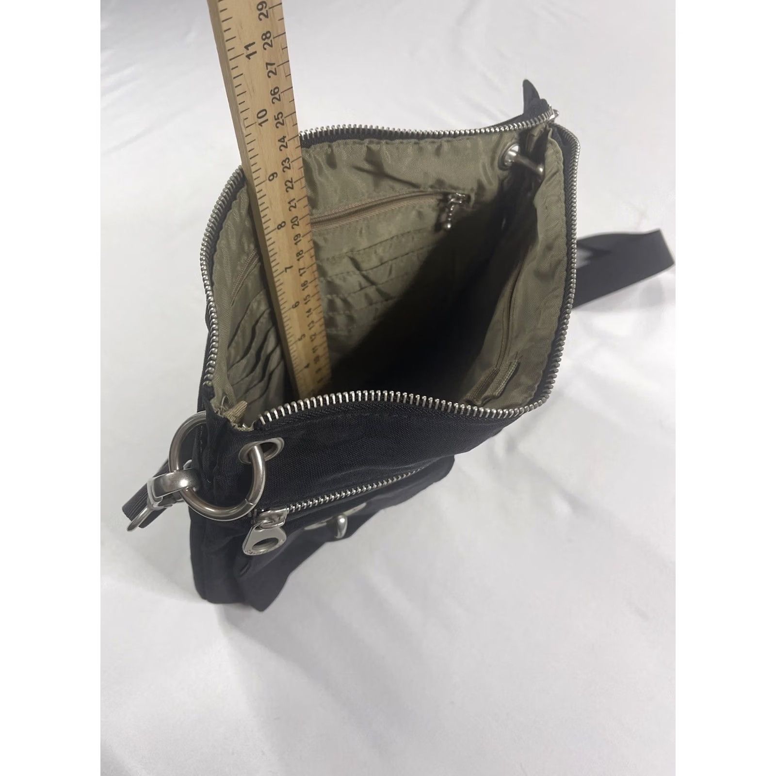 Vintage Baggallini Tulum Crossbody Black & Silver Nylon Medium Zip Bag Handbag Travel Organizer Pockets Women's Baggallini Tulum Hat? Size ONE SIZE - 5 Thumbnail