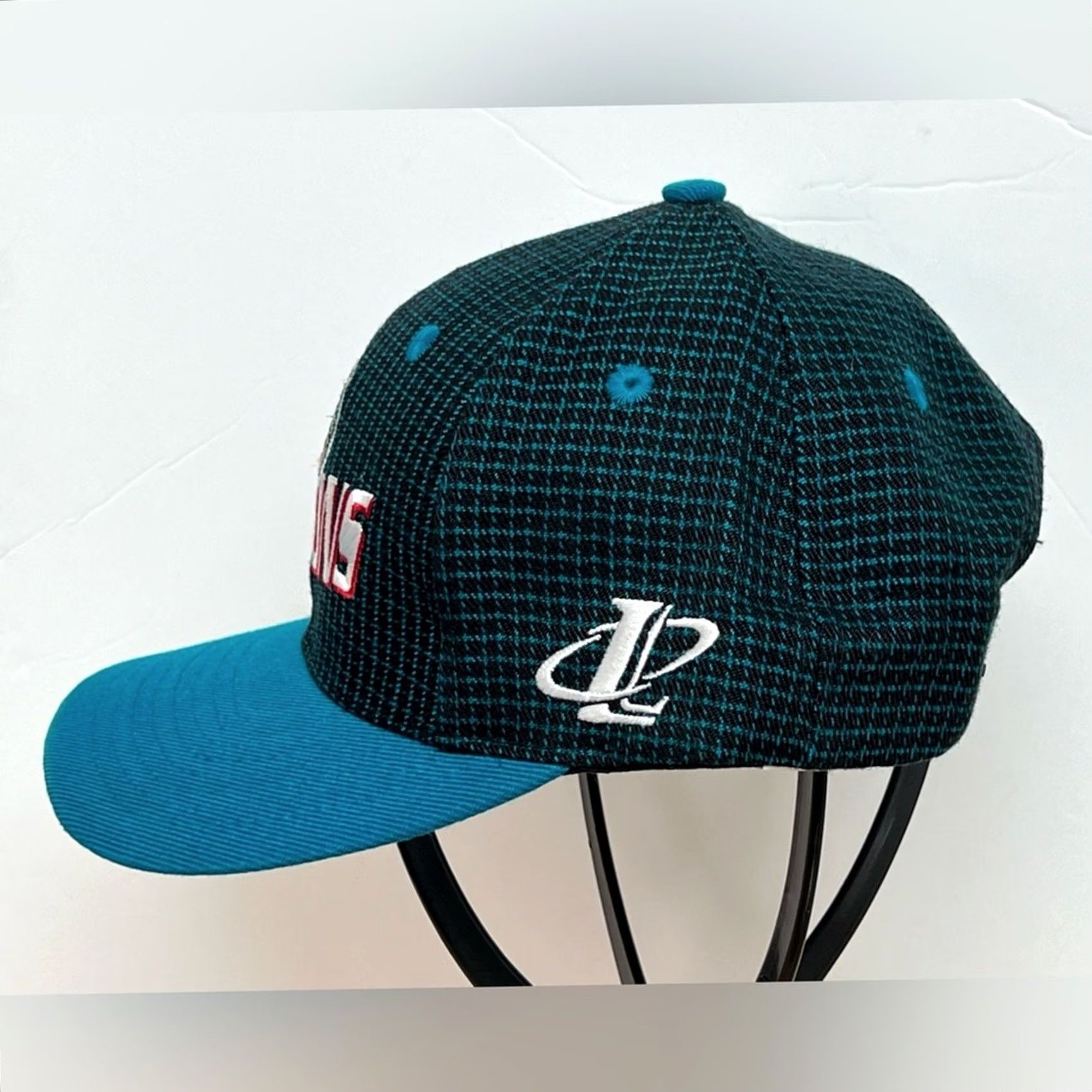 Logo Athletic VINTAGE Detroit Pistons SnapBack Hat 90s Logo Athletic NEW WITH TAGS Men One Size Black Hat Size ONE SIZE - 5 Thumbnail