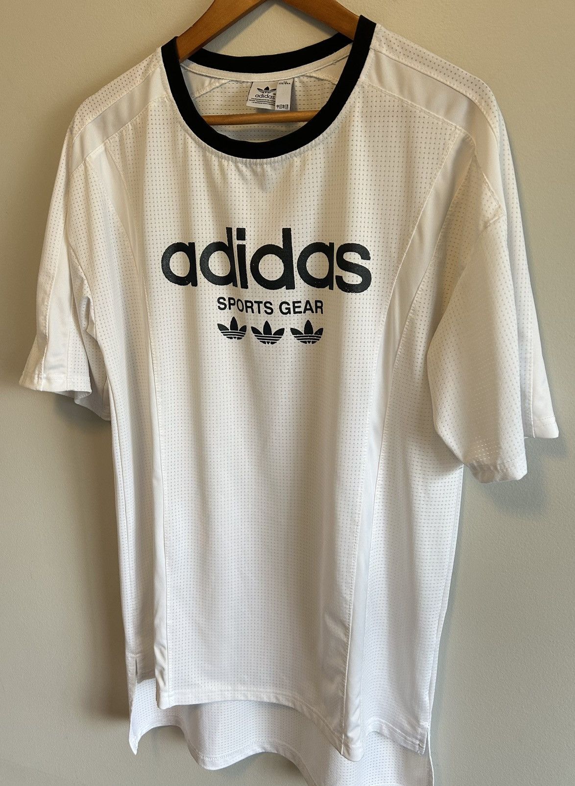 Adidas Vintage Adidas Originals Sports Gear Mens Shirt Mesh Jersey Size US XL / EU 56 / 4 - 3 Thumbnail