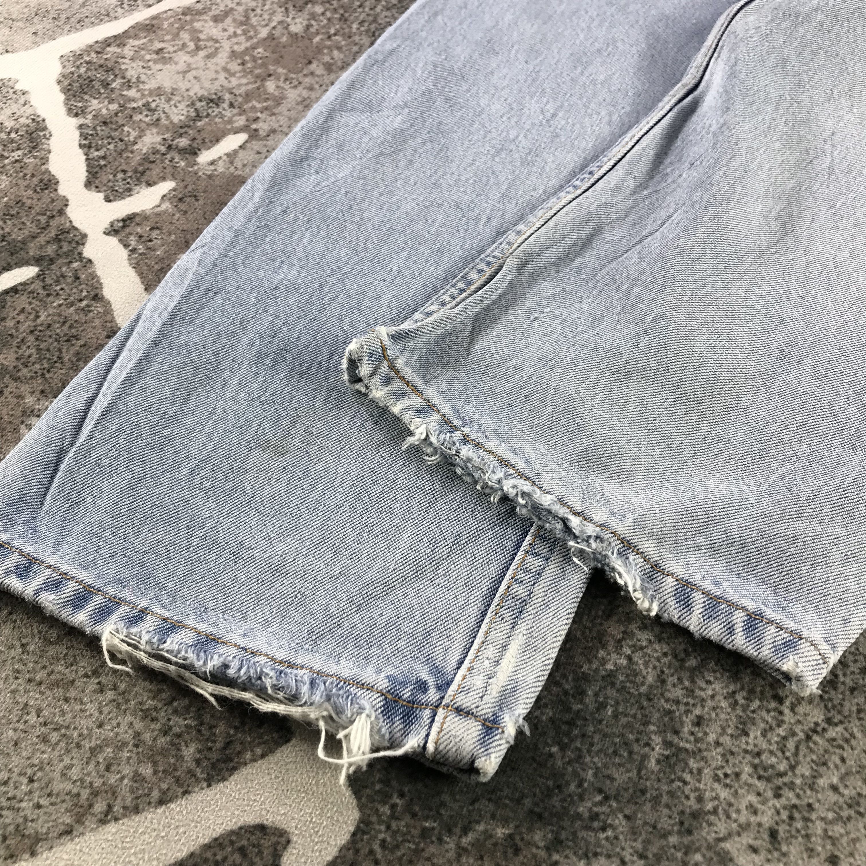 Levi's Vintage 90s Levis 501 Jeans Light wash Denim KJ3348 Size US 32 / EU 48 - 6 Thumbnail