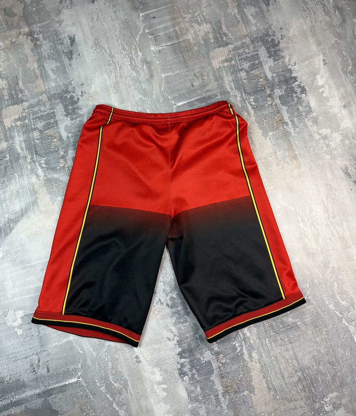 NBA Atlanta Hawks vintage Austy shorts Size L Size US 36 / EU 52 - 2 Thumbnail