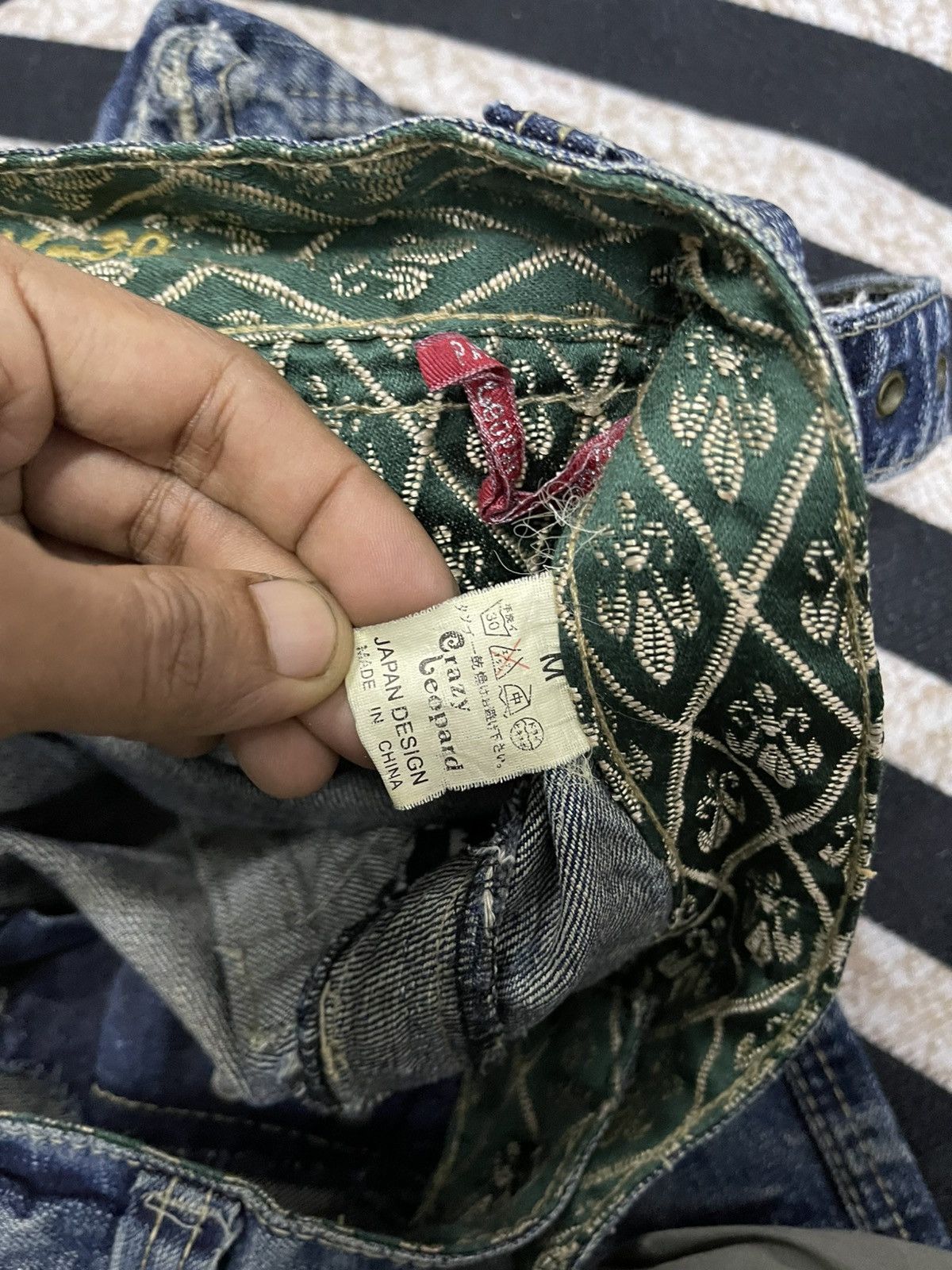 Japanese Brand 2000s CRAZY LEOPARD DENIM JEANS DISTRESSED RARE DESIGN Size US 30 / EU 46 - 14 Thumbnail