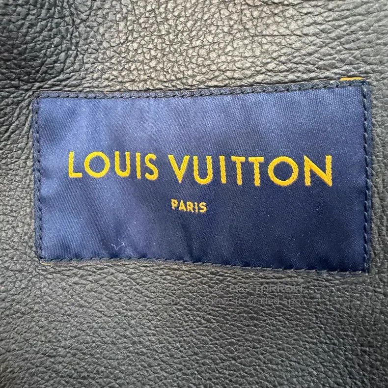 Louis Vuitton Louis Vuitton Embossed leather pocket wool tunic Logo jack Size US S / EU 44-46 / 1 - 5 Thumbnail
