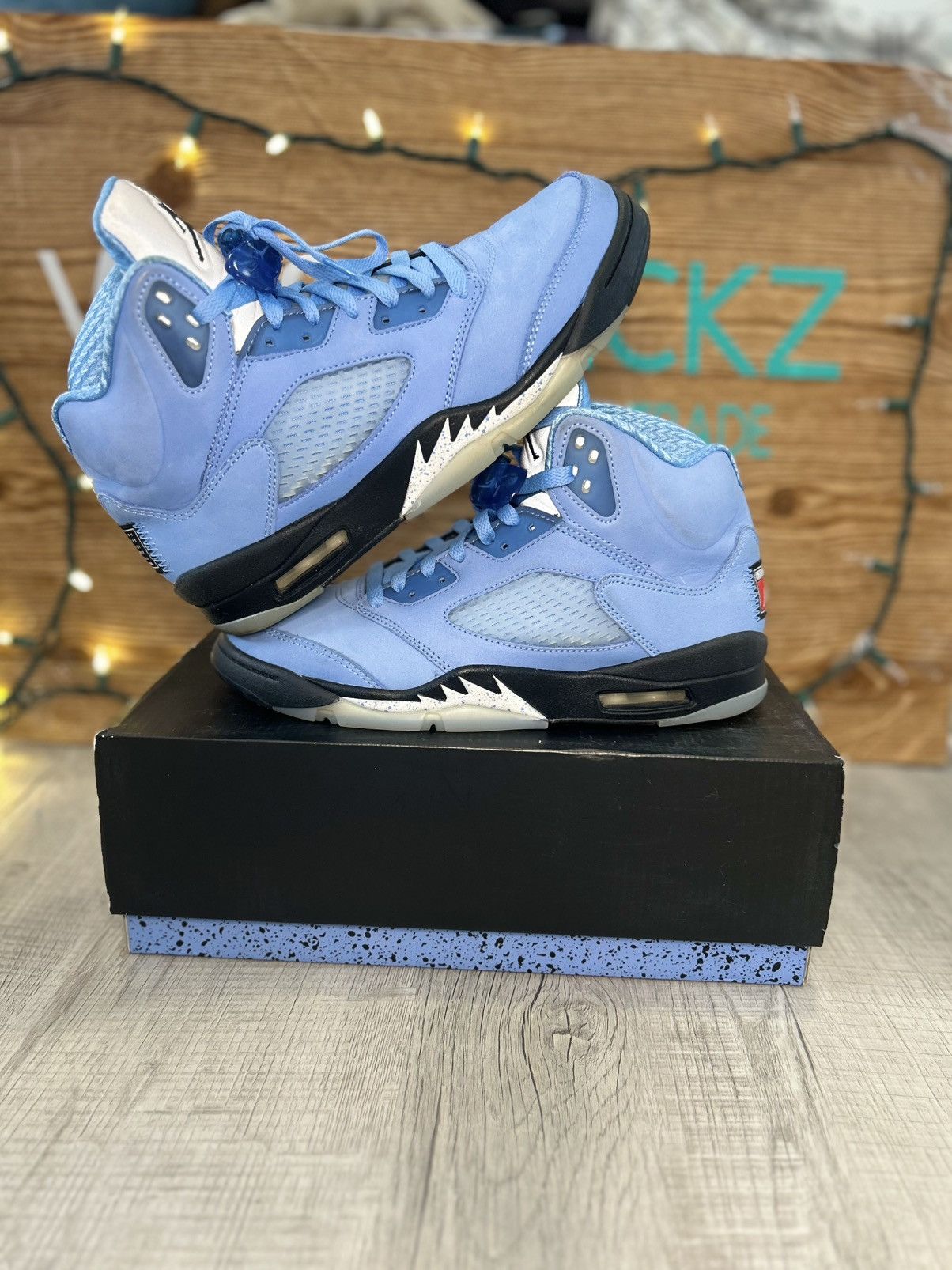 Jordan Brand Jordan 5 UNC Size US 8.5 / EU 41-42 - 2 Thumbnail