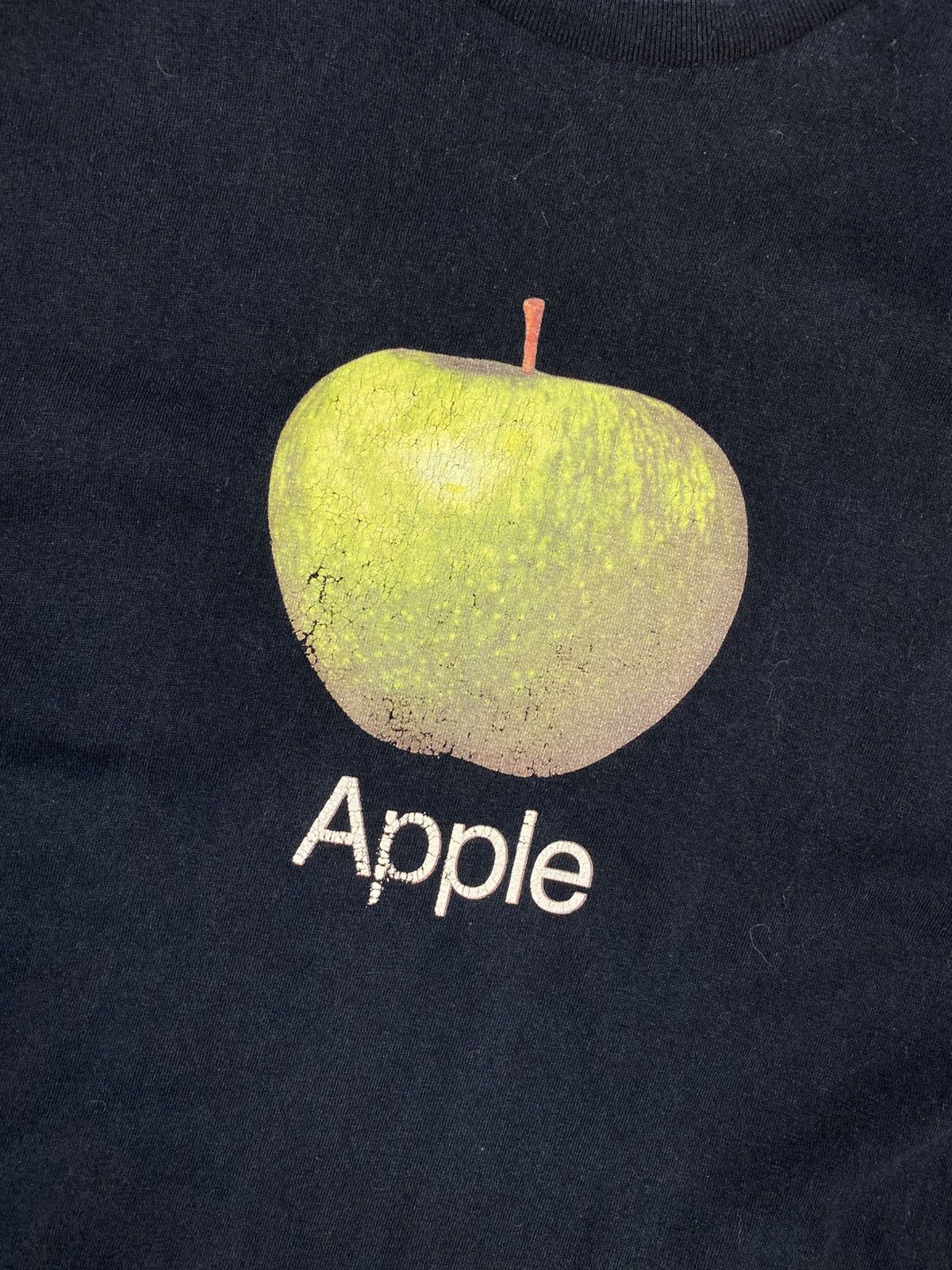 Band Tees Vintage The Beatles apple 2005 T-shirt Size US XL / EU 56 / 4 - 3 Thumbnail