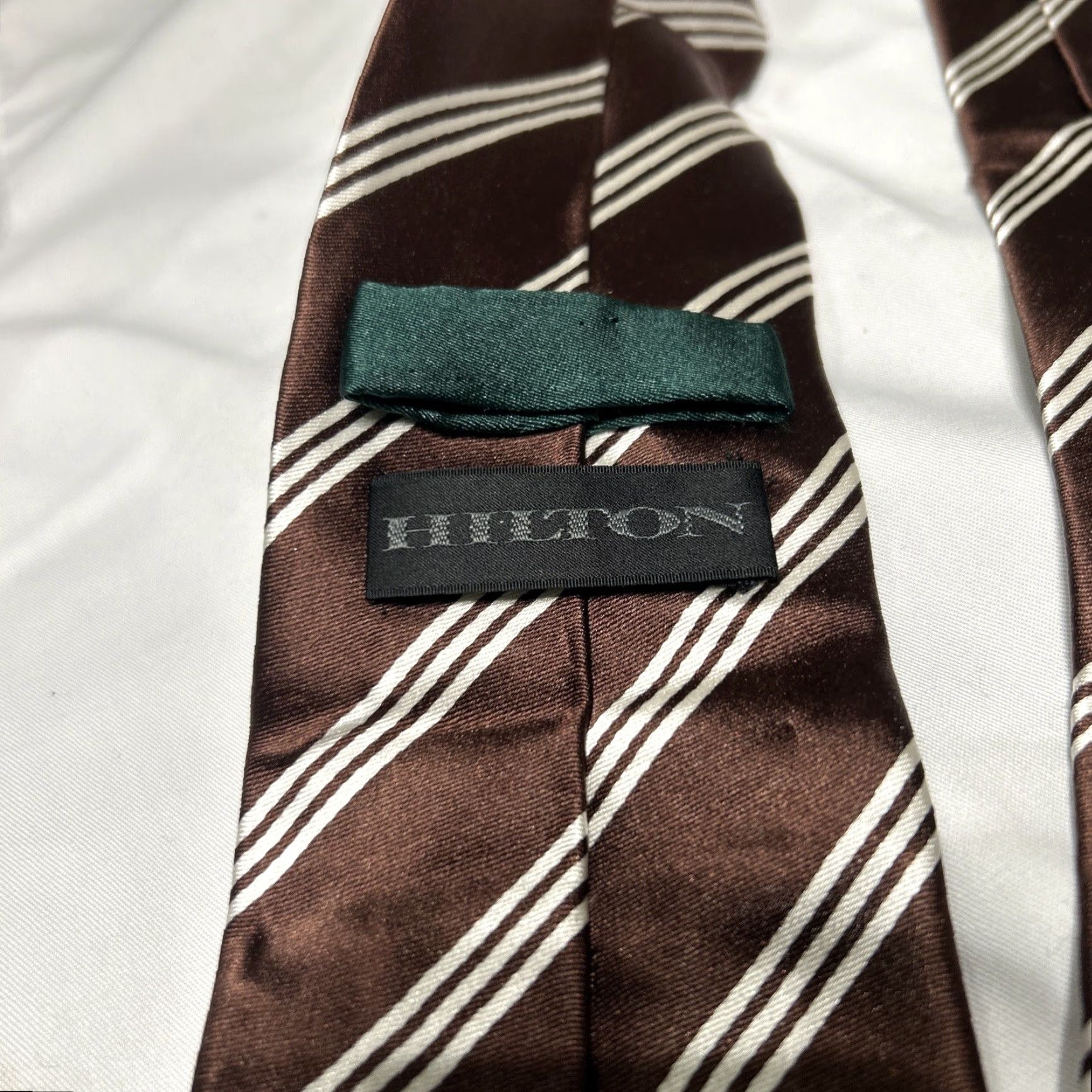 Vintage Hilton Repp Silk Tie Brown White Repp Stripe Made In Italy Mens TIE Brown Silk Italy Size ONE SIZE - 3 Thumbnail