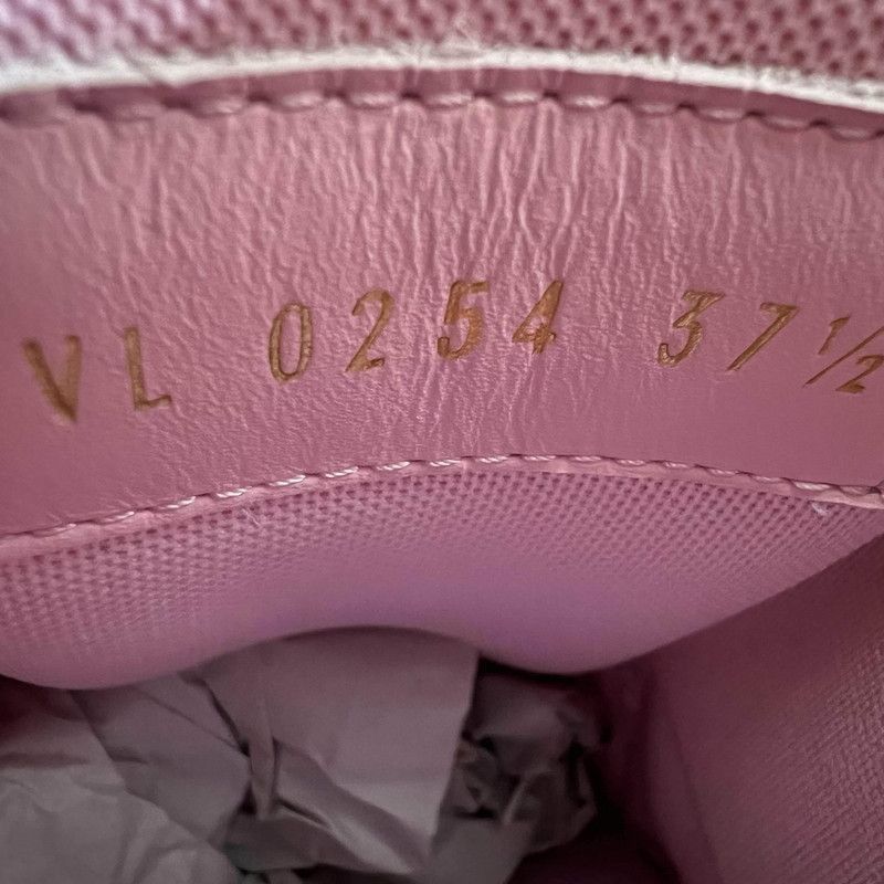 Louis Vuitton Louis Vuitton Trainer Maxi LOVE Pink Sneakers Size US 8 / IT 38 - 5 Thumbnail