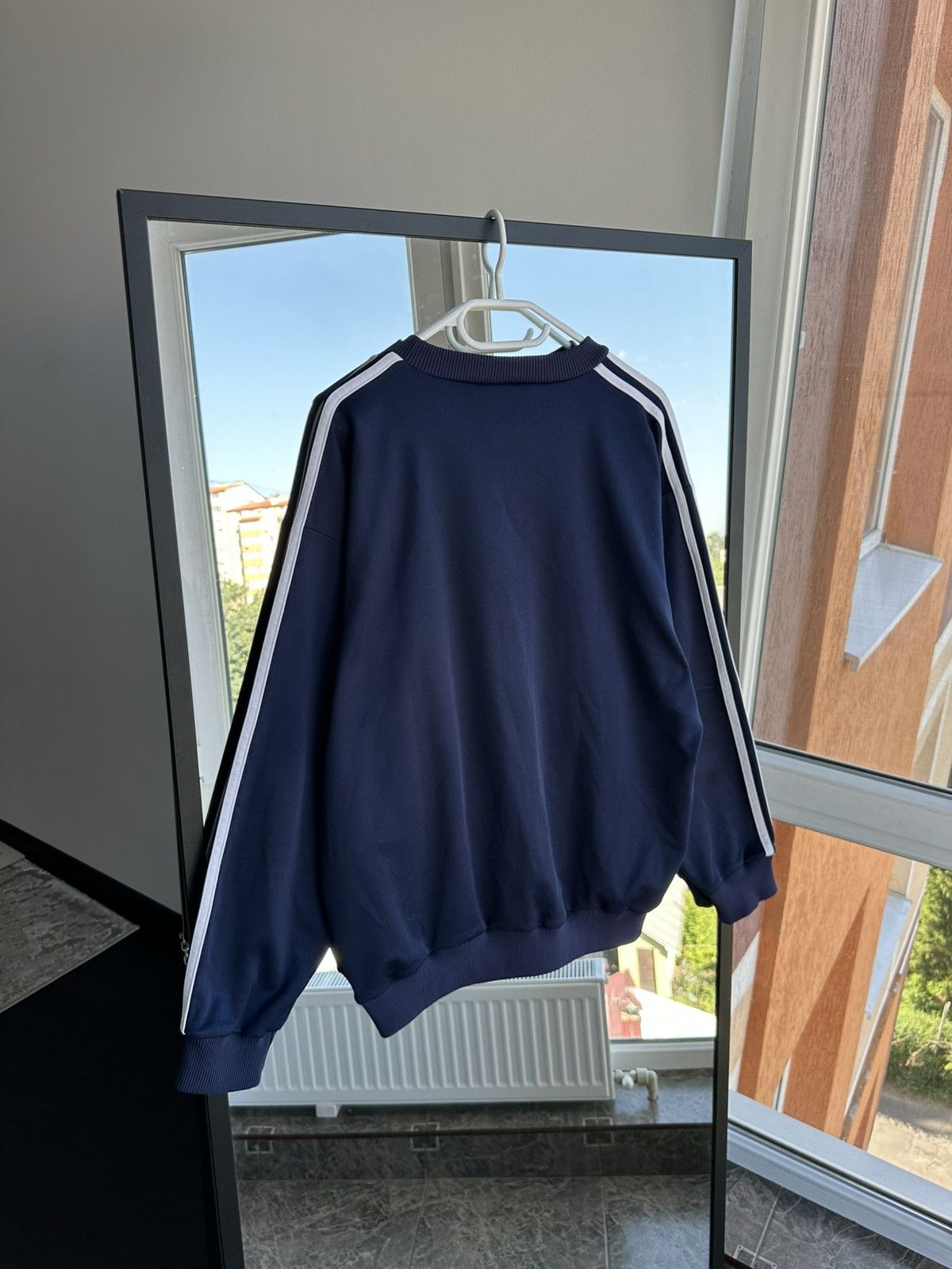Adidas Vintage Adidas Originals Trefoil Big Logo Sweatshirt Navy Size US M / EU 48-50 / 2 - 9 Thumbnail