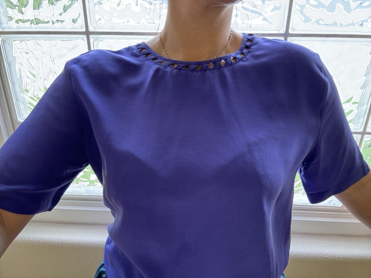 Vintage Tess women’s M vintage 90s button up blouse 100% silk blue Size M / US 6-8 / IT 42-44 - 1 Thumbnail