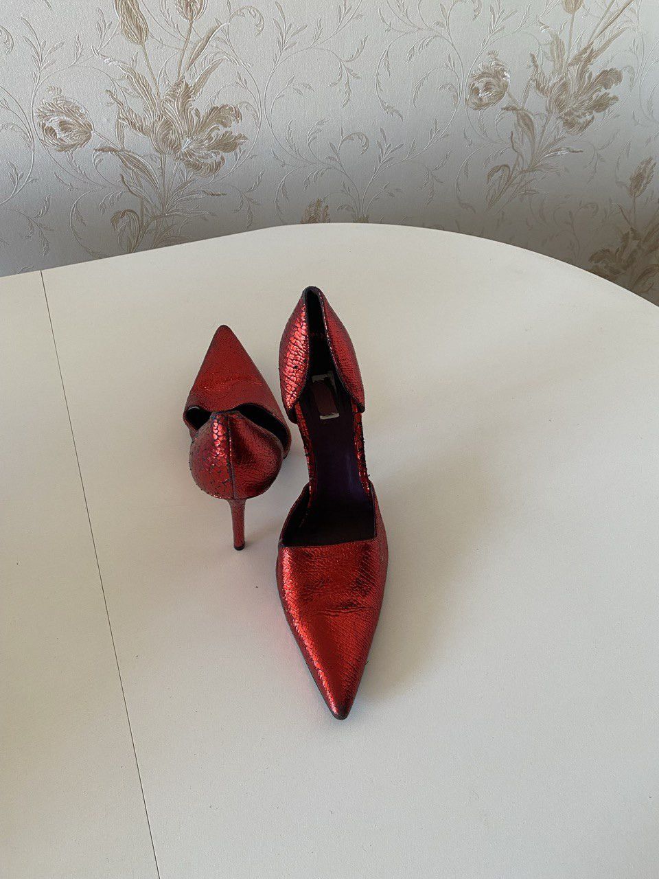 Max Mara Beautiful red/black shoes with scales Size US 10 / IT 40 - 2 Thumbnail