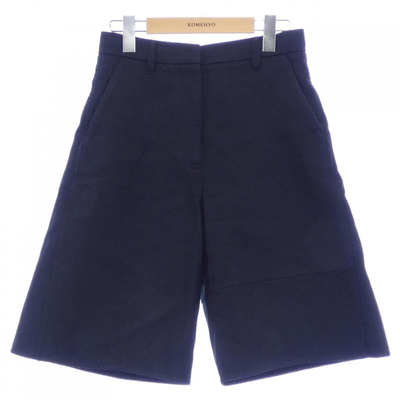 Valentino Valentino Valentino Shorts Textile Shorts VB3RD08075Y DUTY FREE for USA Size ONE SIZE - 1 Thumbnail