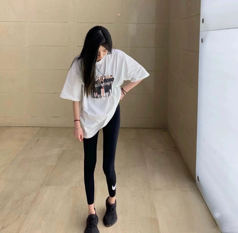 Balenciaga Balenciaga White band portrait letter logo short sleeve Size US S / EU 44-46 / 1 - 7 Thumbnail