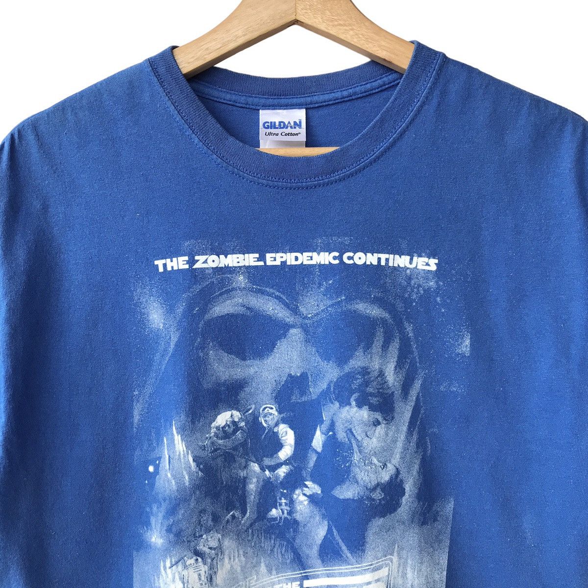 Gildan × Star Wars Matt Busch Hollywood Is Dead Star Wars Parody Art Tee Size US M / EU 48-50 / 2 - 3 Thumbnail